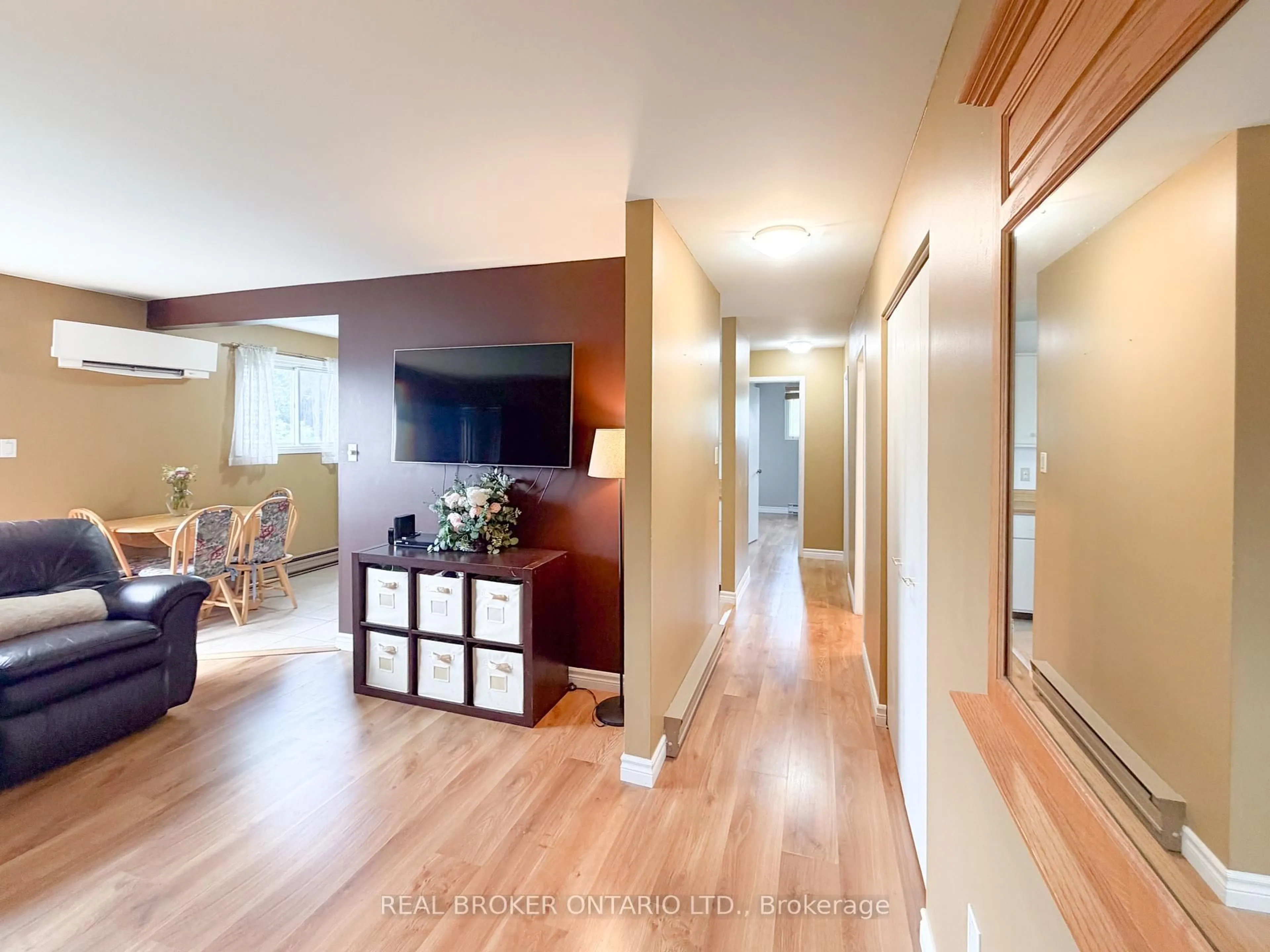 Indoor foyer for 140 George St #12, North Grenville Ontario K0G 1J0
