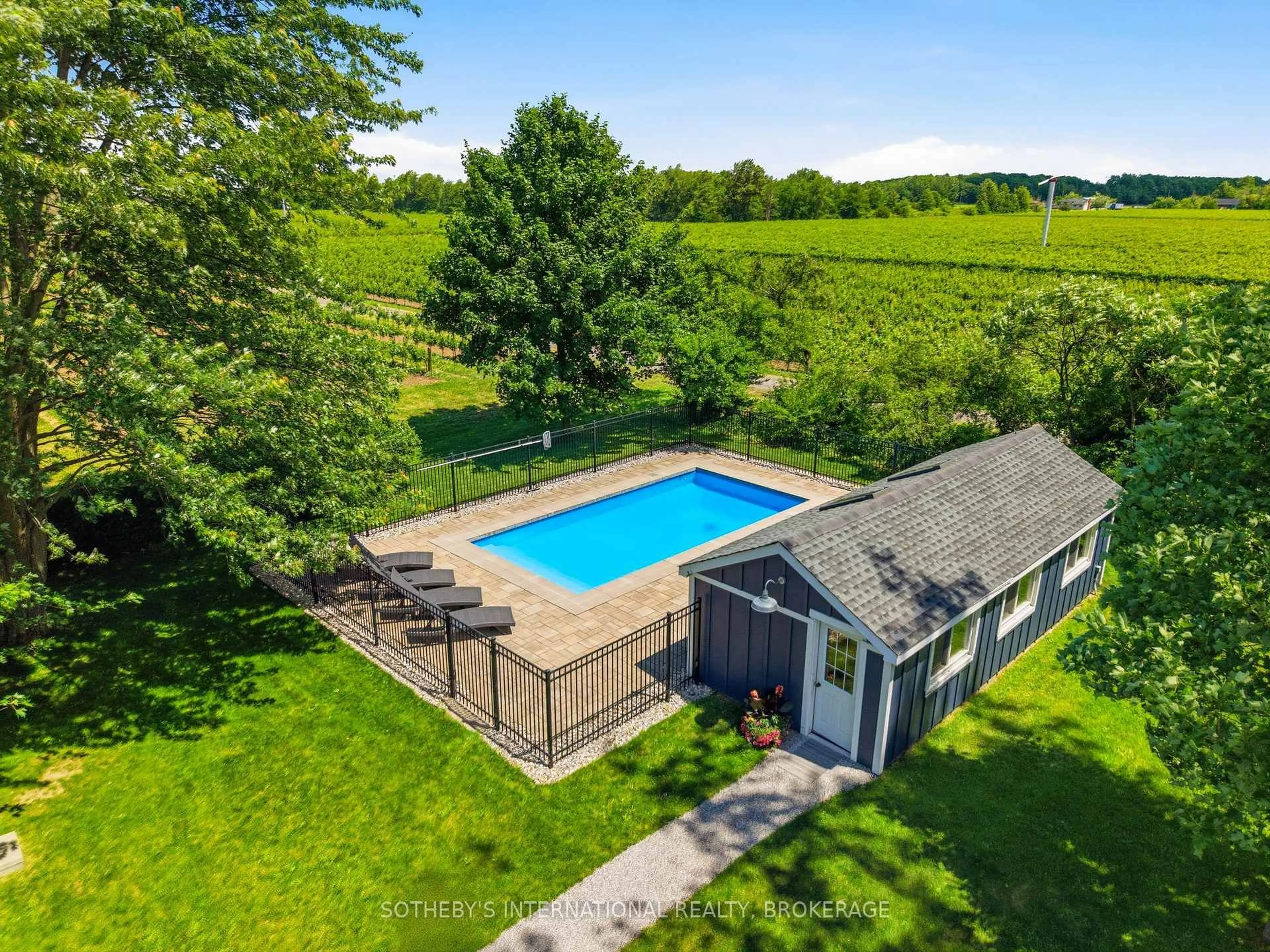 A pic from outside/outdoor area/front of a property/back of a property/a pic from drone, water/lake/river/ocean view for 1080 Line 3 Rd, Niagara-on-the-Lake Ontario L0S 1J0