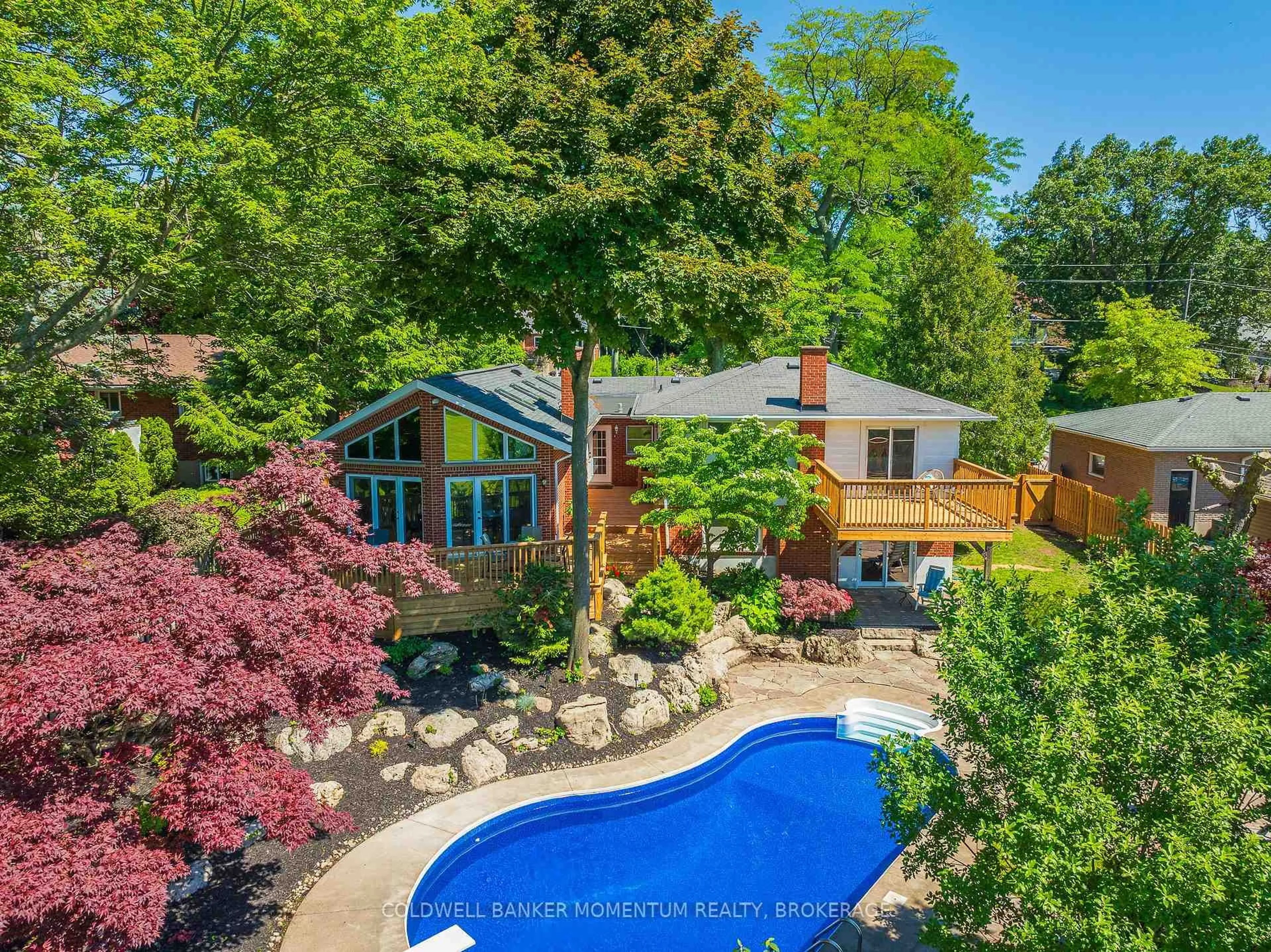 A pic from outside/outdoor area/front of a property/back of a property/a pic from drone, water/lake/river/ocean view for 18 Pancake Lane, Pelham Ontario L3E 0V3