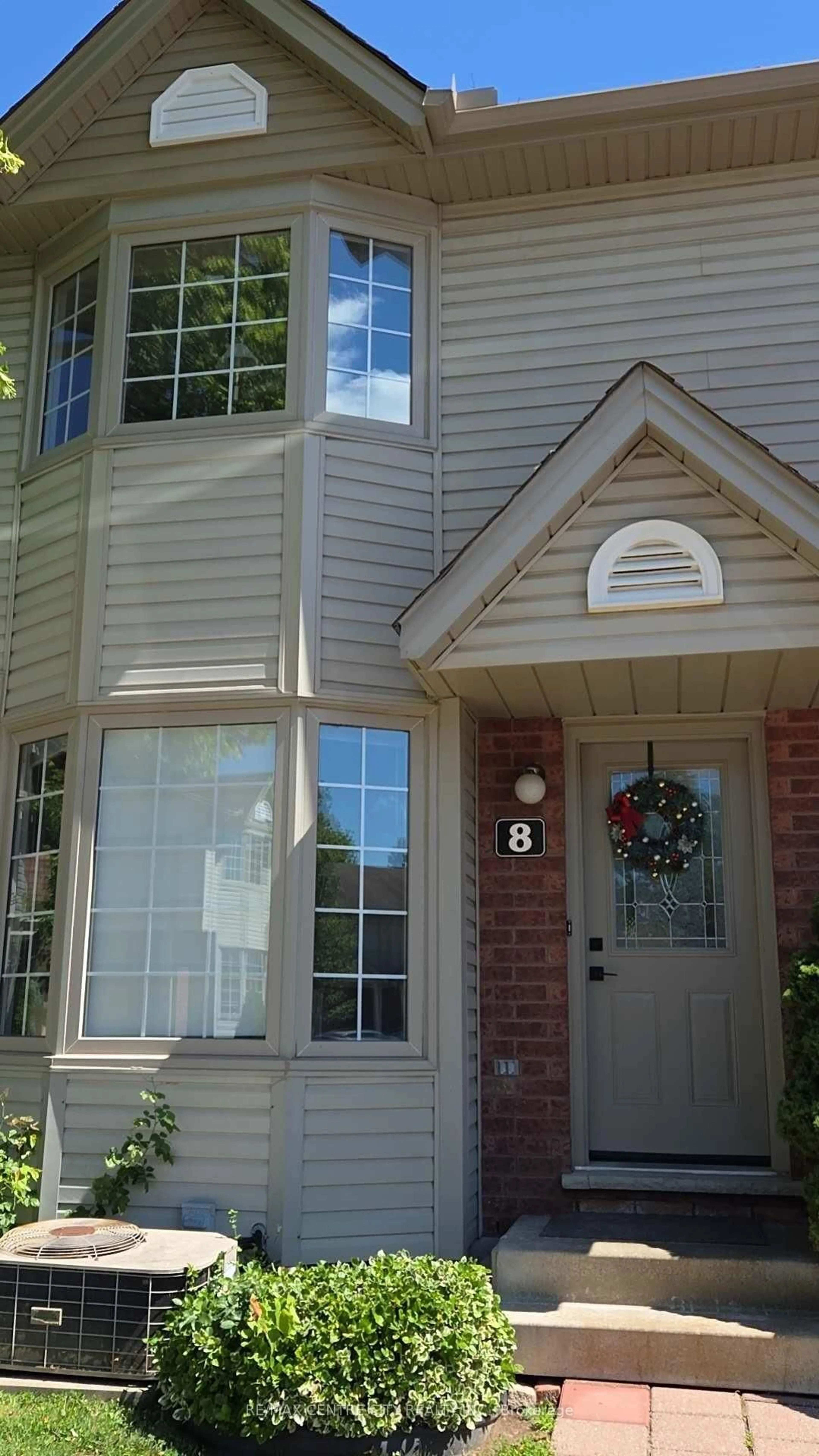 Home with vinyl exterior material, street for 50 Chapman Crt #8, London North Ontario N6G 5E1