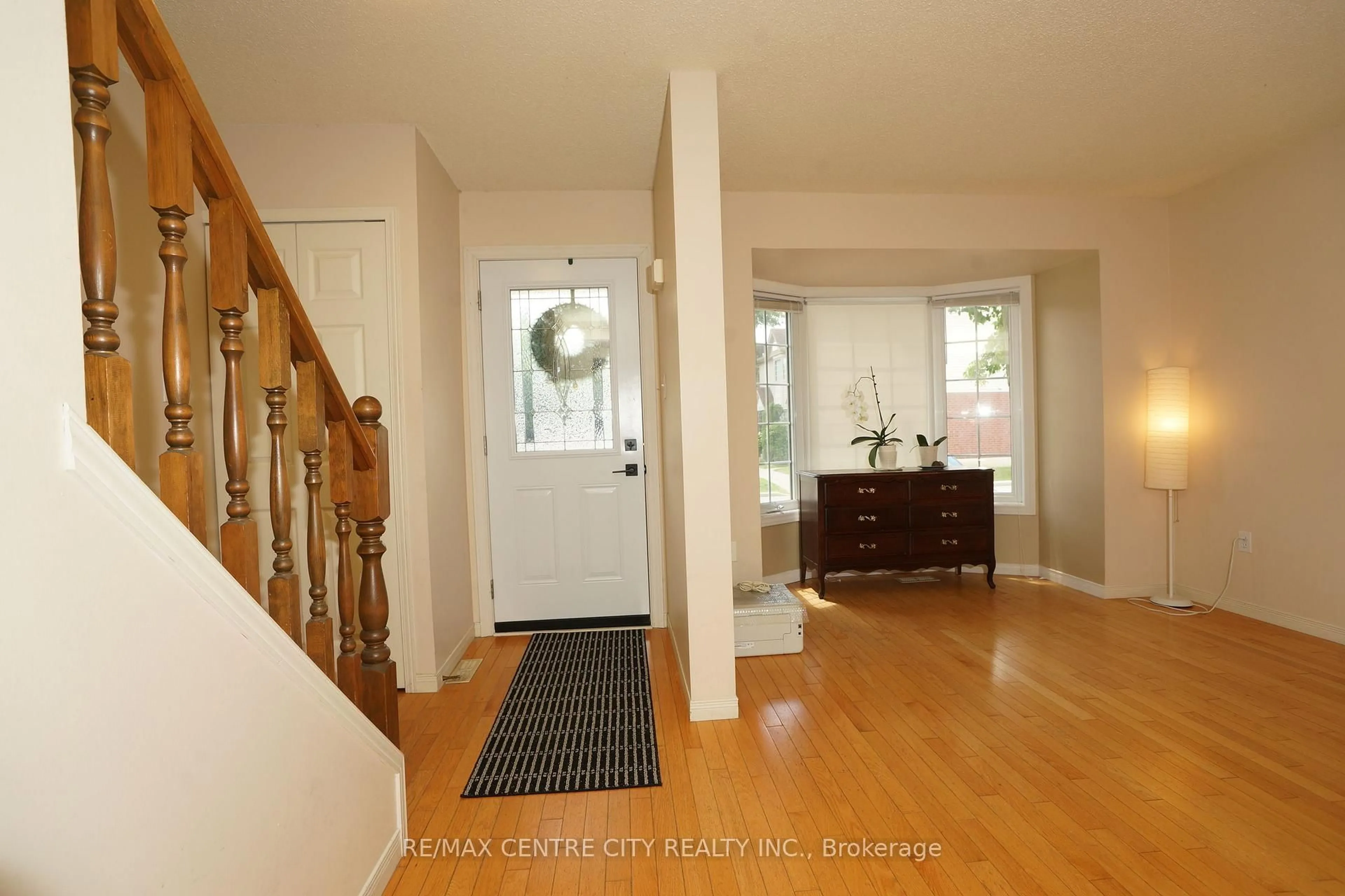 Indoor entryway for 50 Chapman Crt #8, London North Ontario N6G 5E1