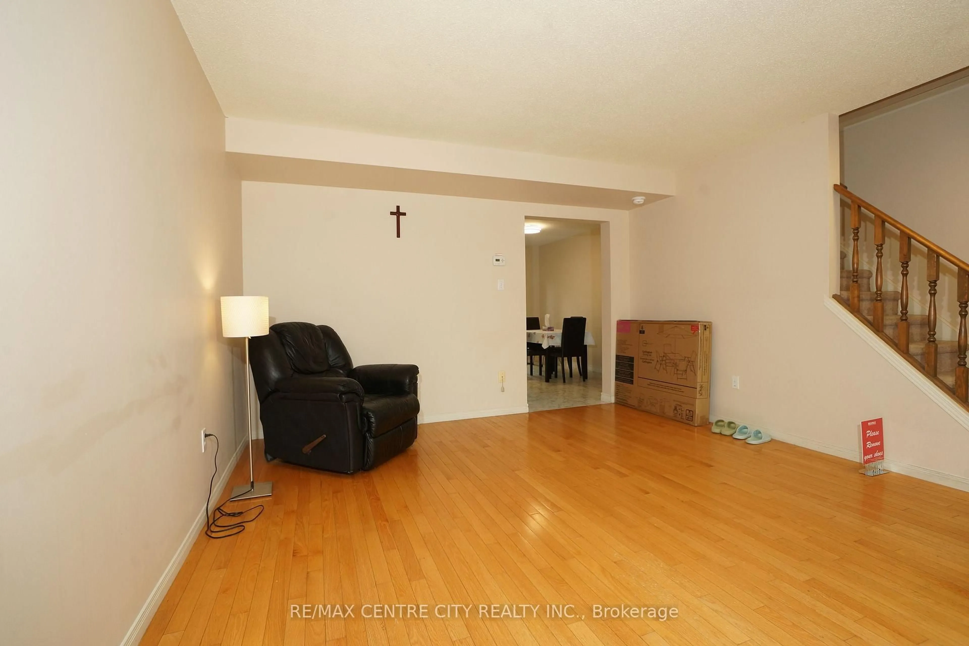 A pic of a room for 50 Chapman Crt #8, London North Ontario N6G 5E1