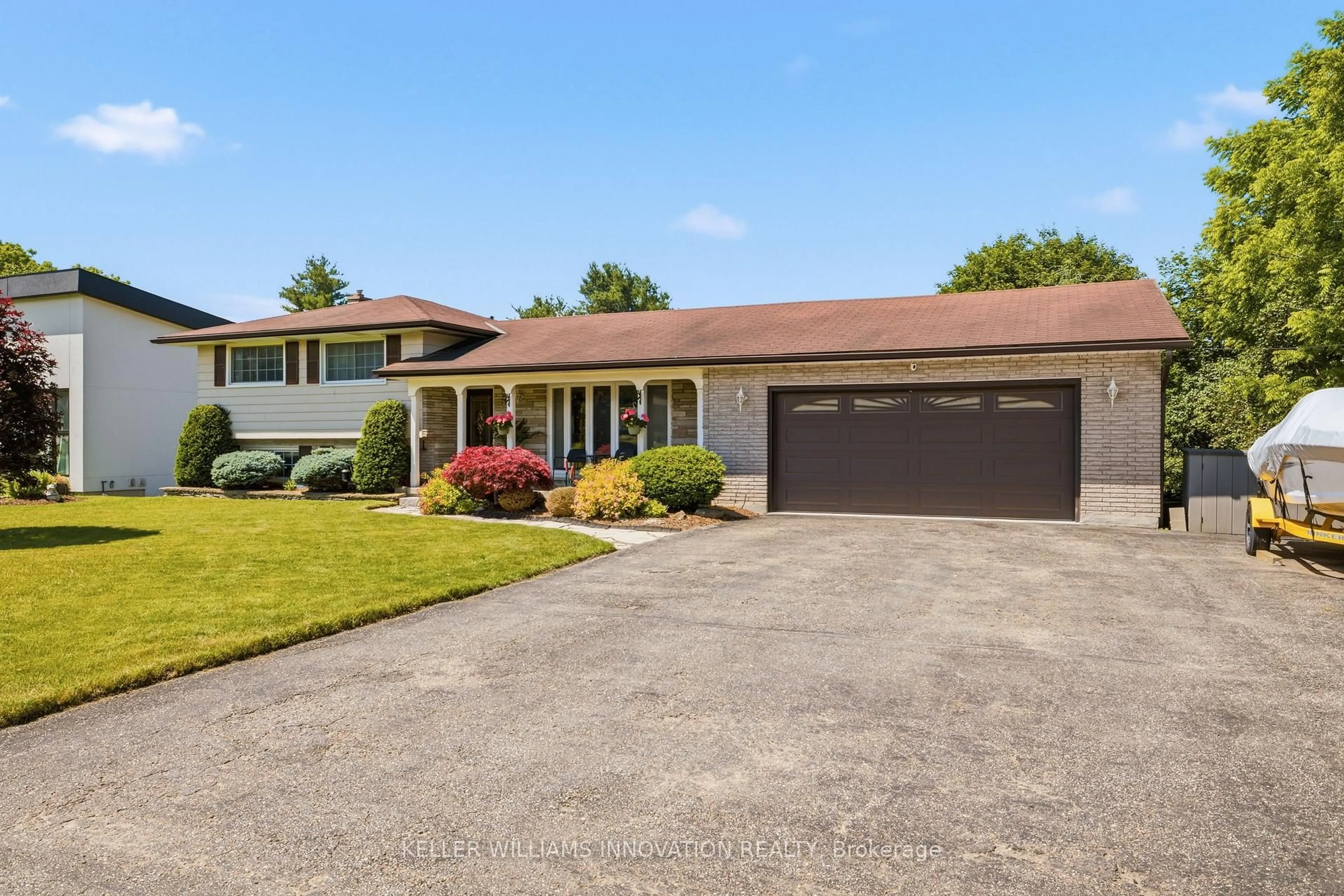 Home with vinyl exterior material, street for 1456 MANNHEIM Rd, Wilmot Ontario N0B 2H0