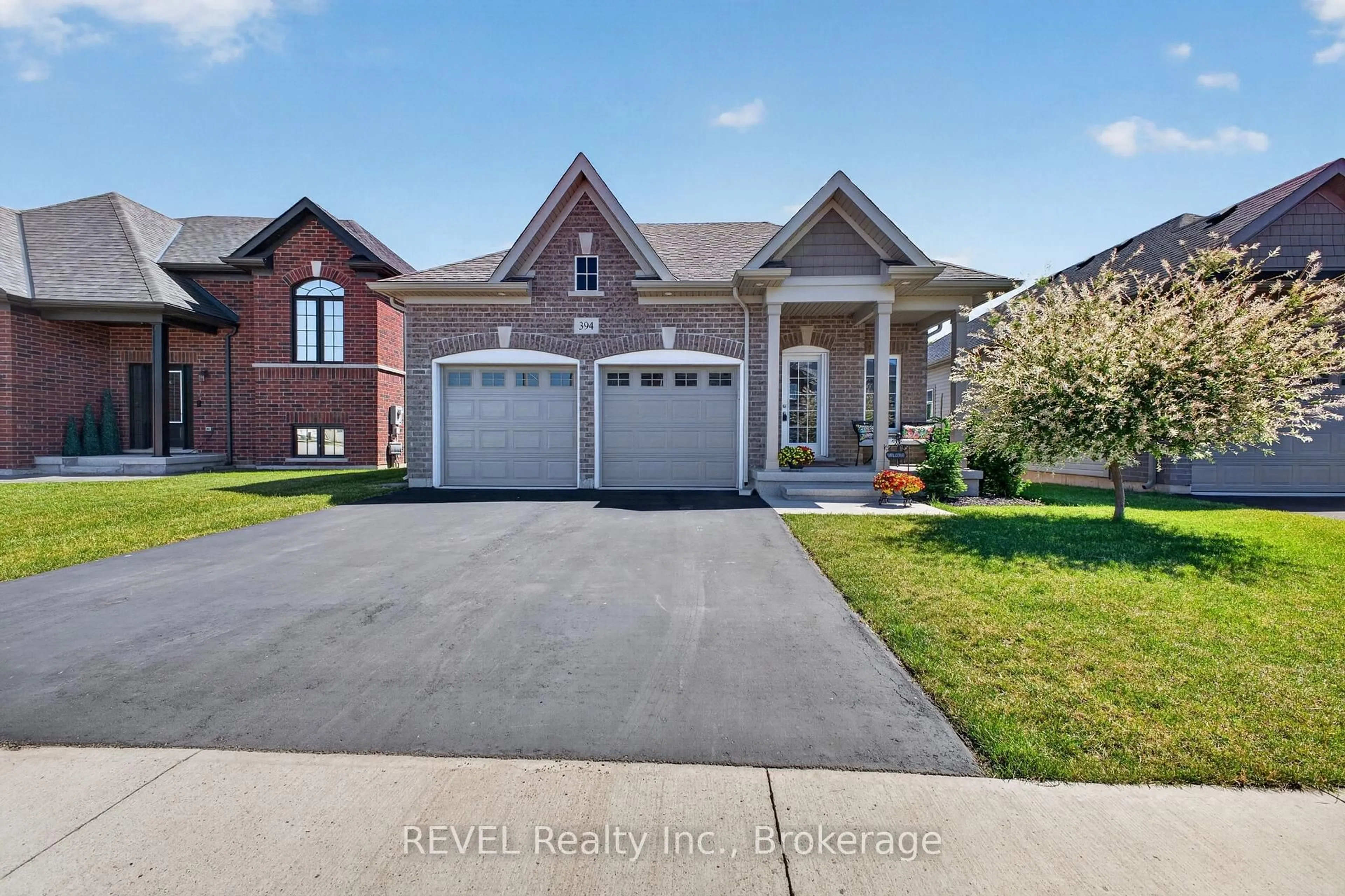 Home with brick exterior material, street for 394 Hummel Cres, Fort Erie Ontario L2A 0E8