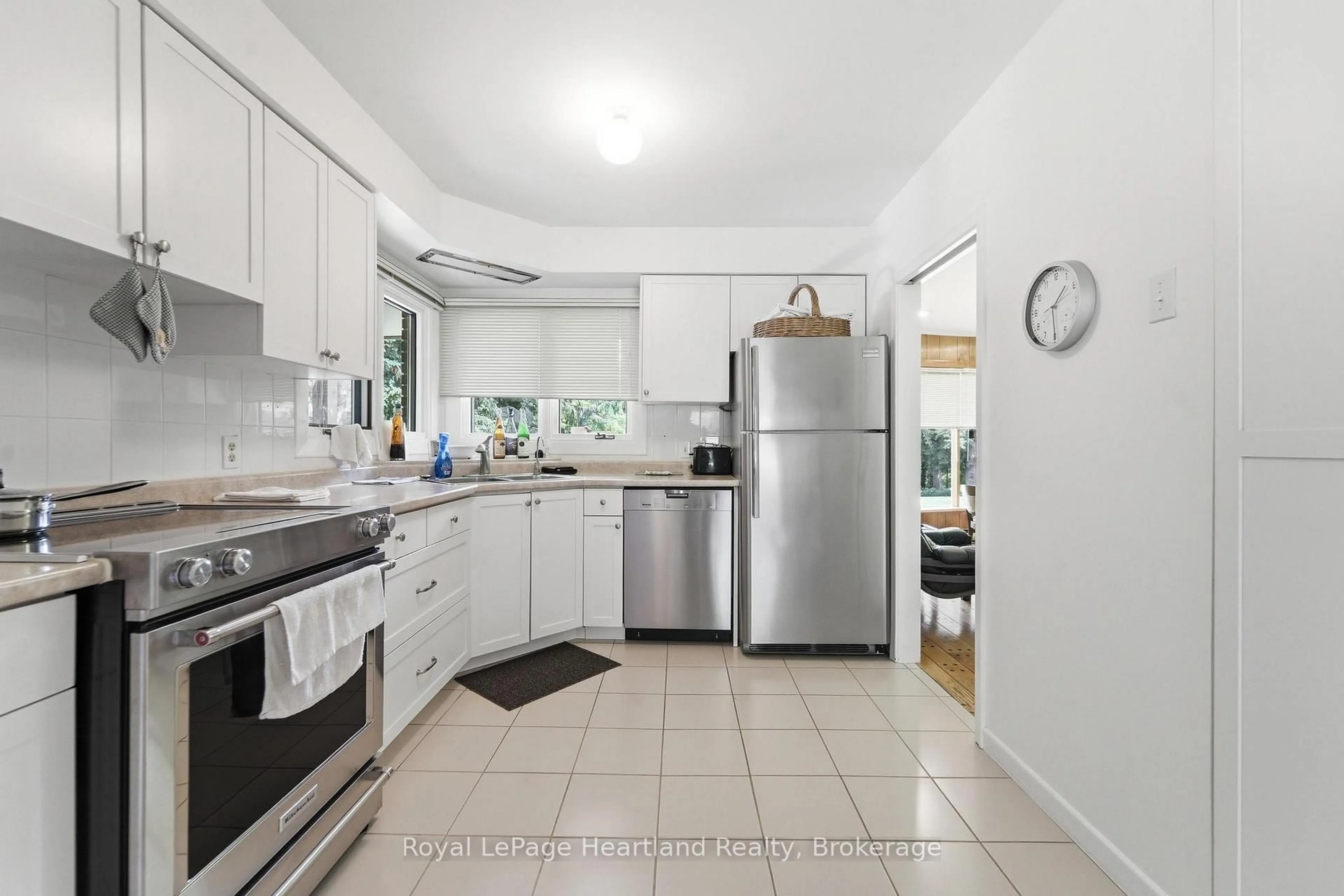 Standard kitchen, ceramic/tile floor for 81833 London Rd, Central Huron Ontario N0M 2H0