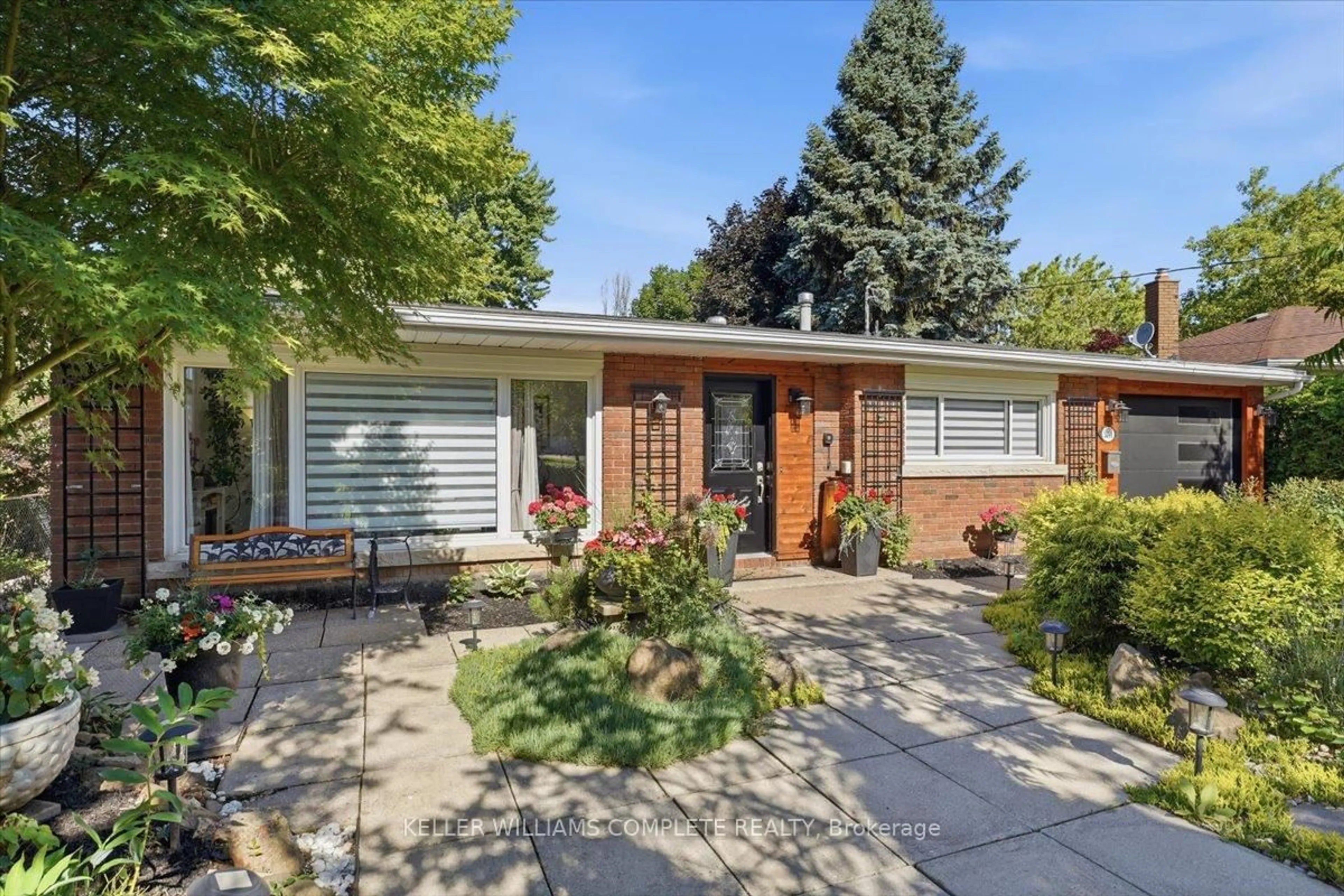 Home with brick exterior material, street for 3255 Prior Cres, Niagara Falls Ontario L2J 3B2