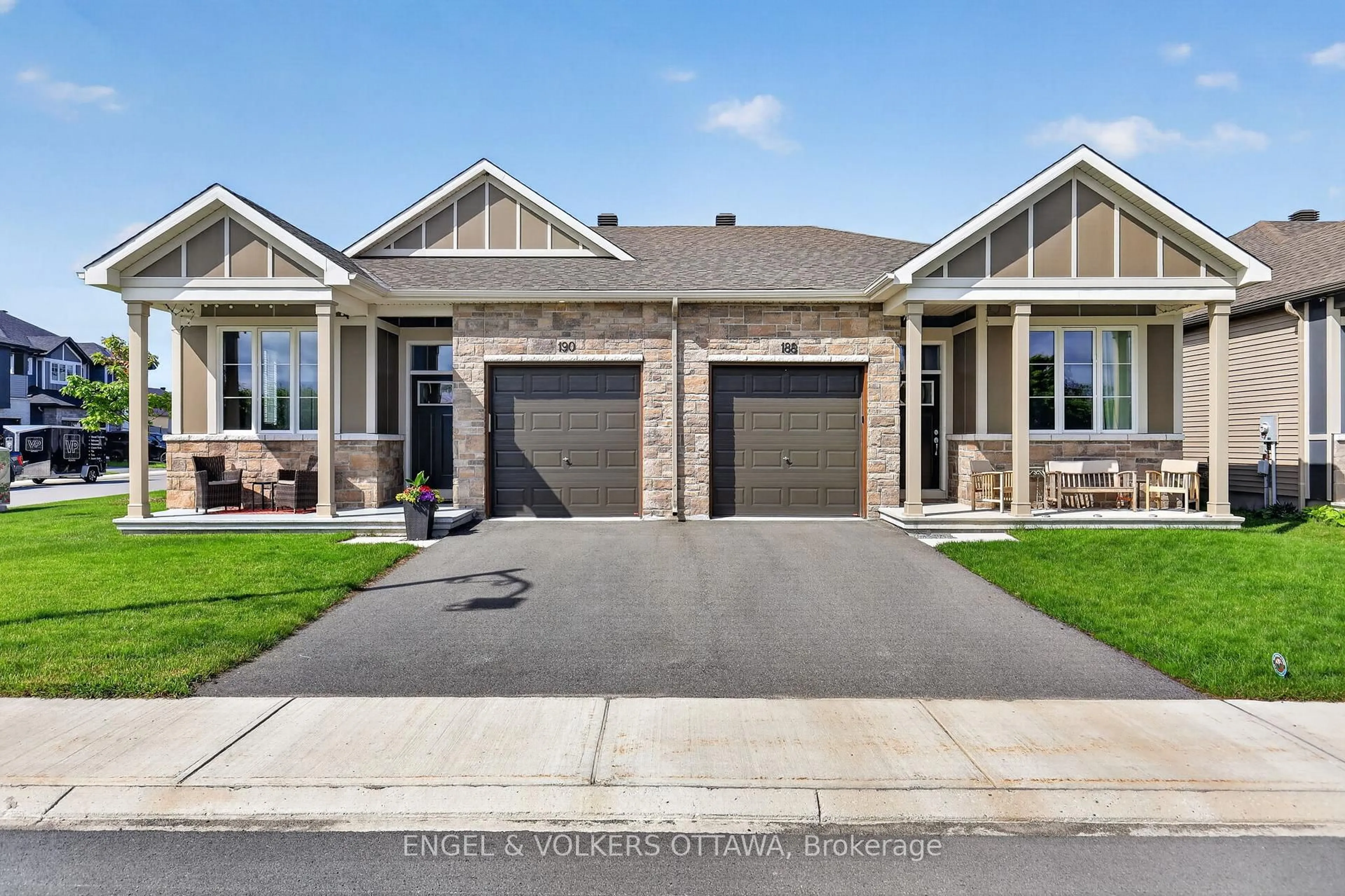 Home with brick exterior material, street for 190 Rathwell St, Carleton Place Ontario K7C 0H9