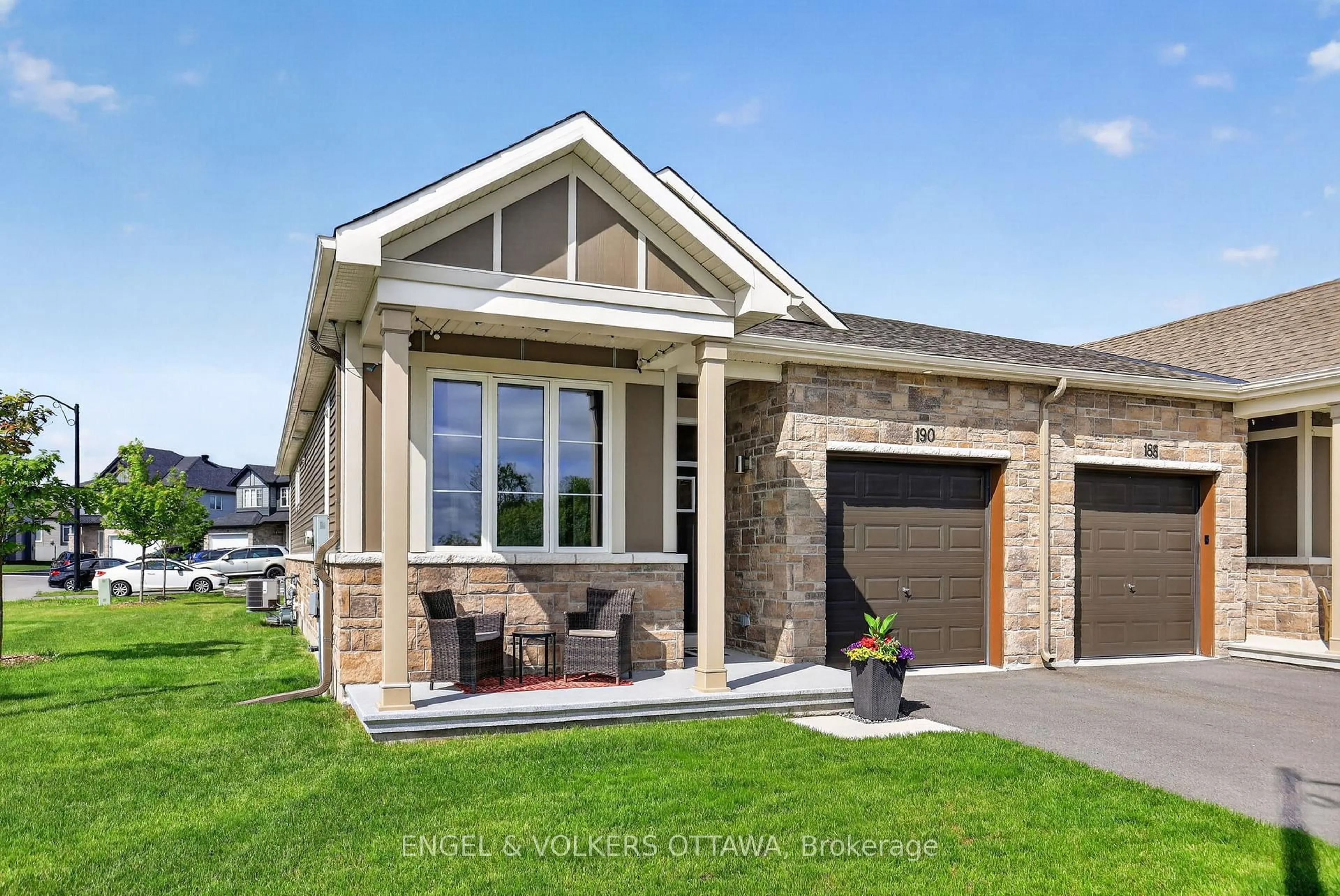 Home with brick exterior material, unknown for 190 Rathwell St, Carleton Place Ontario K7C 0H9