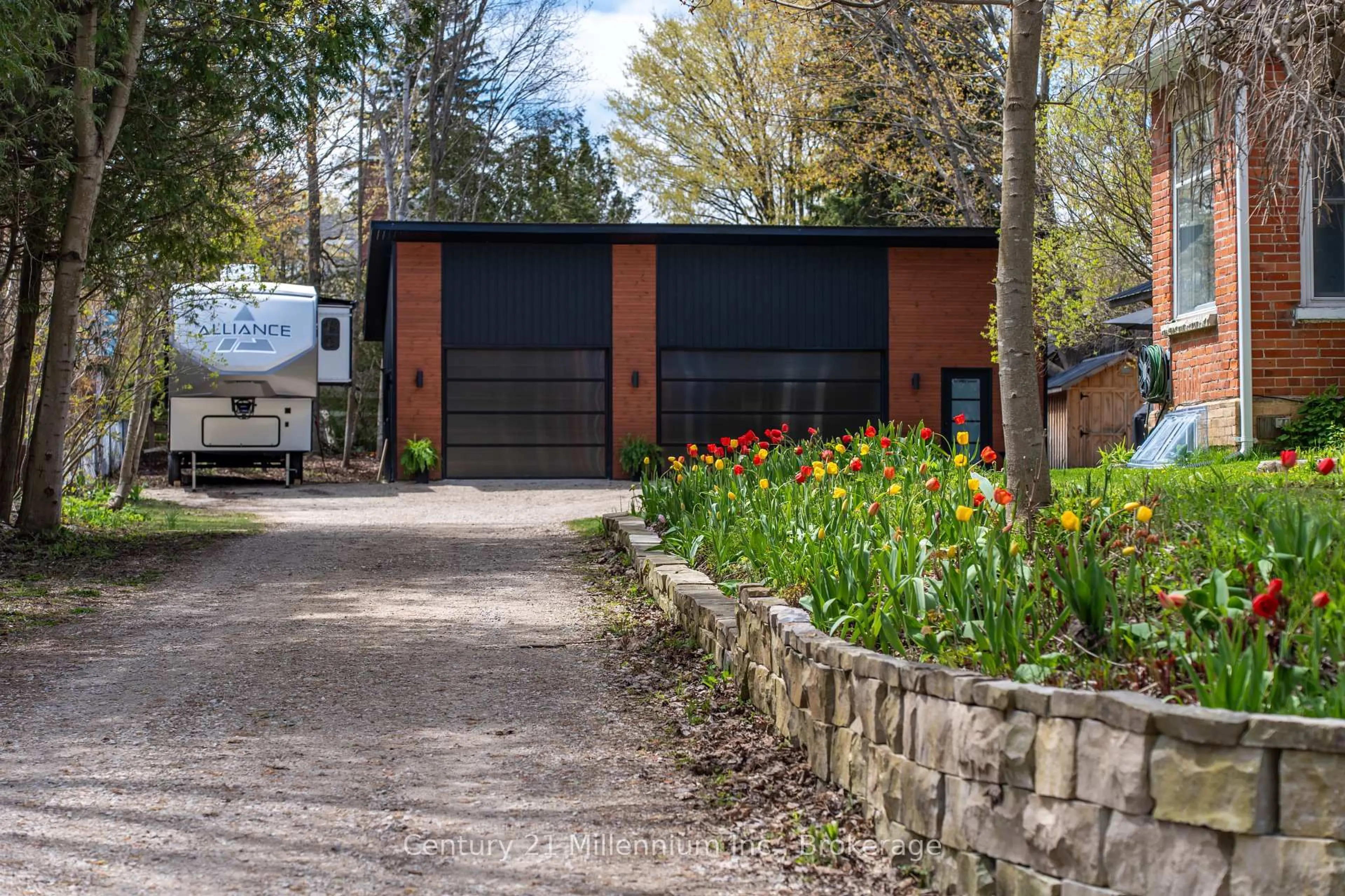 Unknown for 16 Peter St, Grey Highlands Ontario N0C 1E0