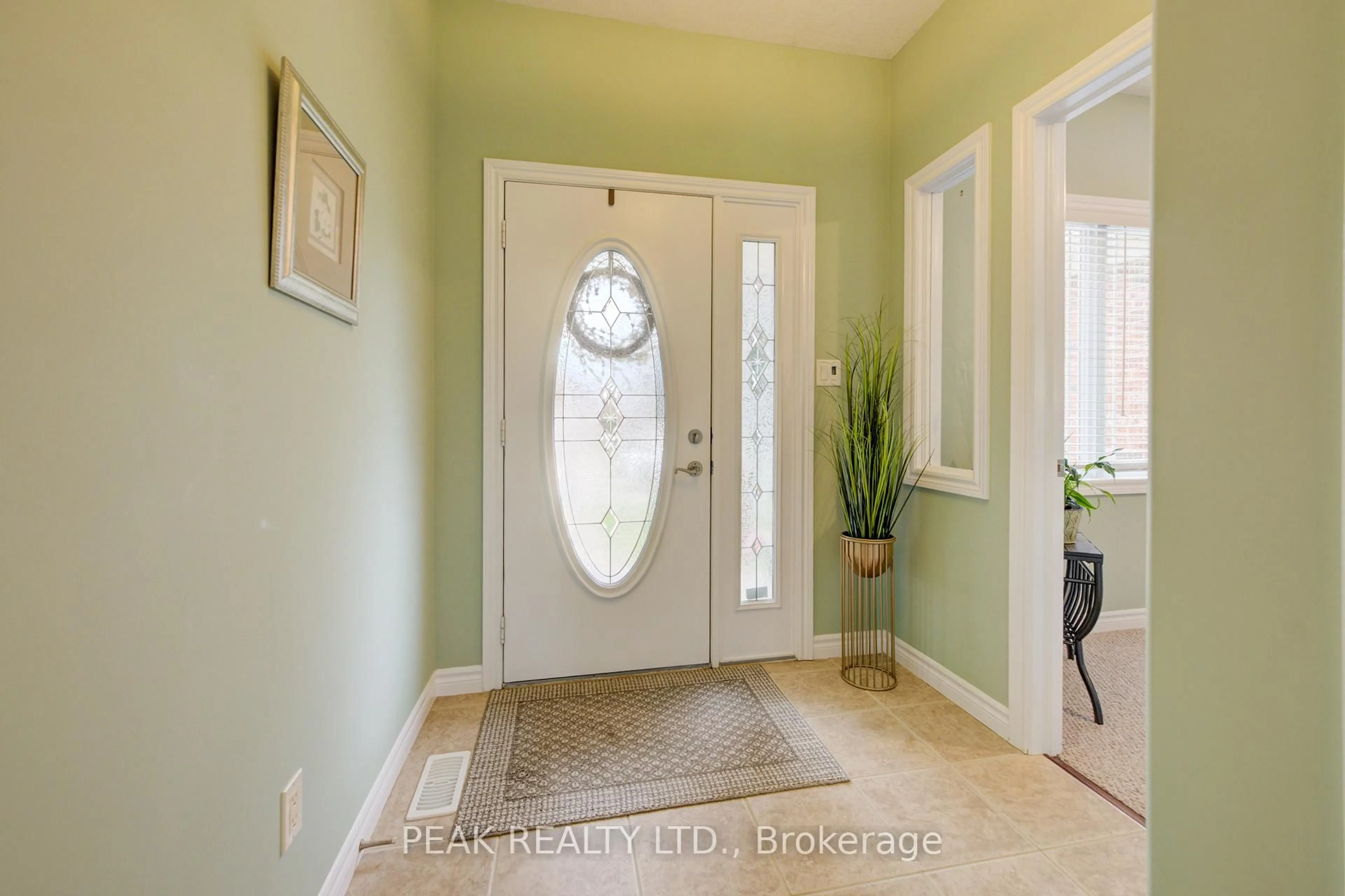 Indoor entryway for 148 Devonshire Dr, Wilmot Ontario N3A 4J7
