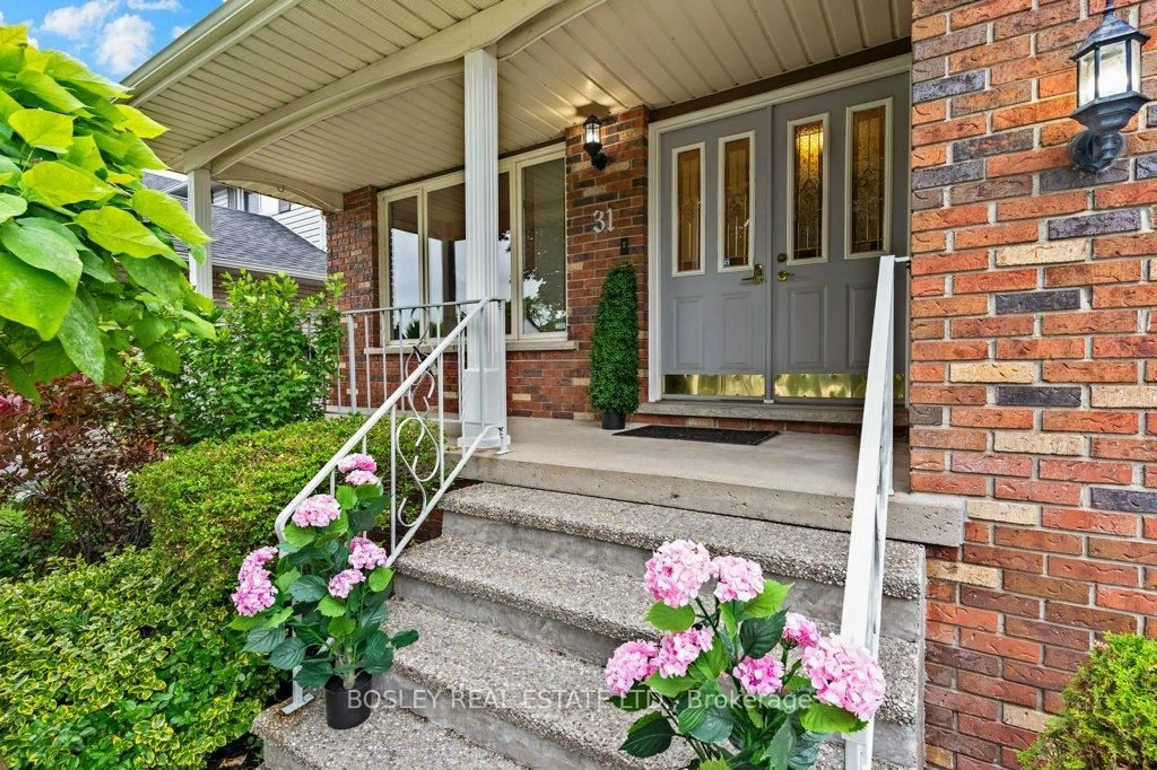 Unknown for 31 Pinewarbler Dr, Hamilton Ontario L9A 4Z8