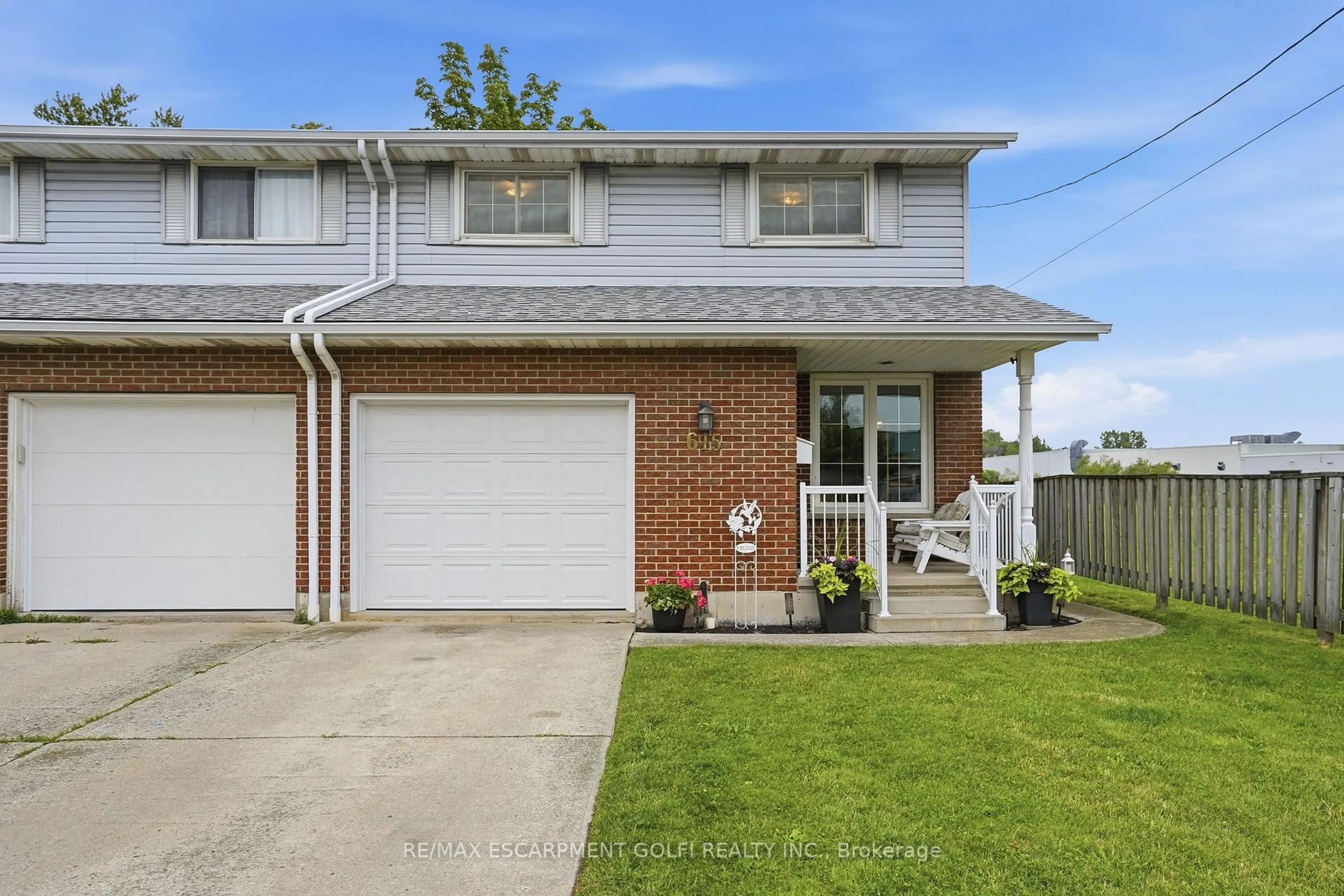 Home with brick exterior material, street for 615 Broad St, Haldimand Ontario N1A 1G9