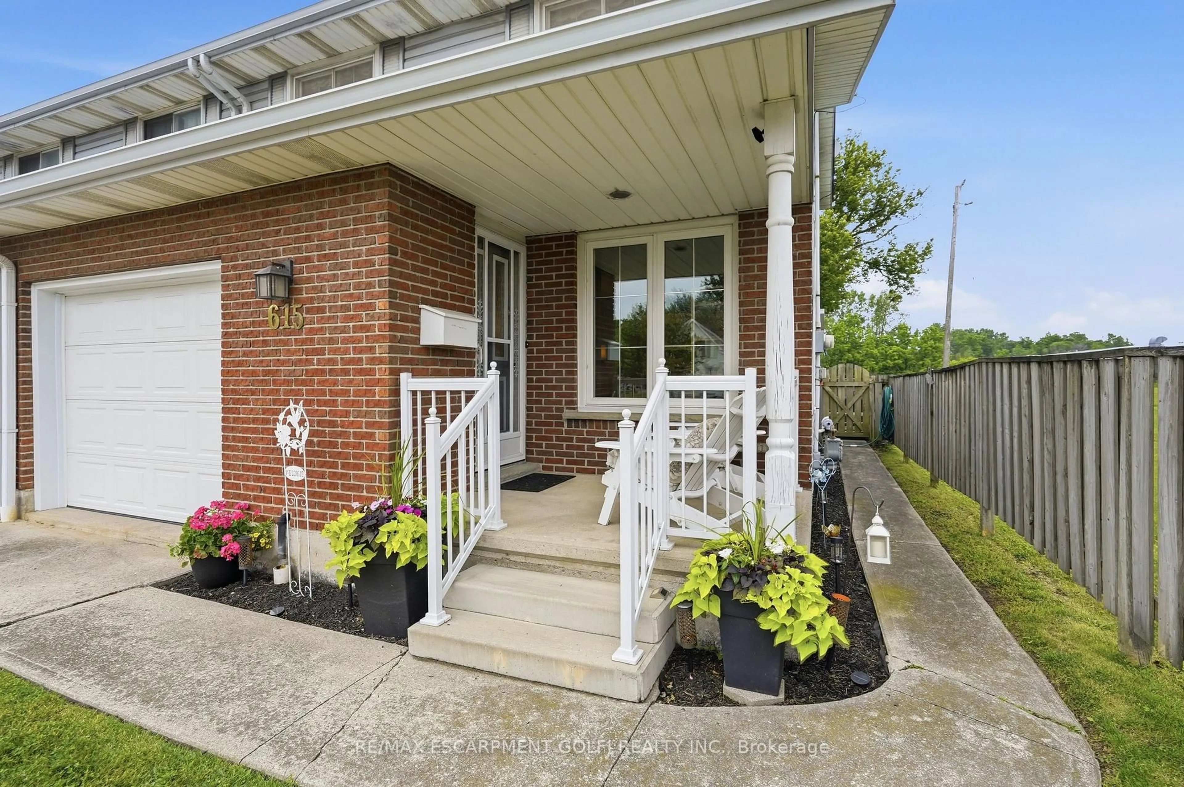 Home with brick exterior material, street for 615 Broad St, Haldimand Ontario N1A 1G9
