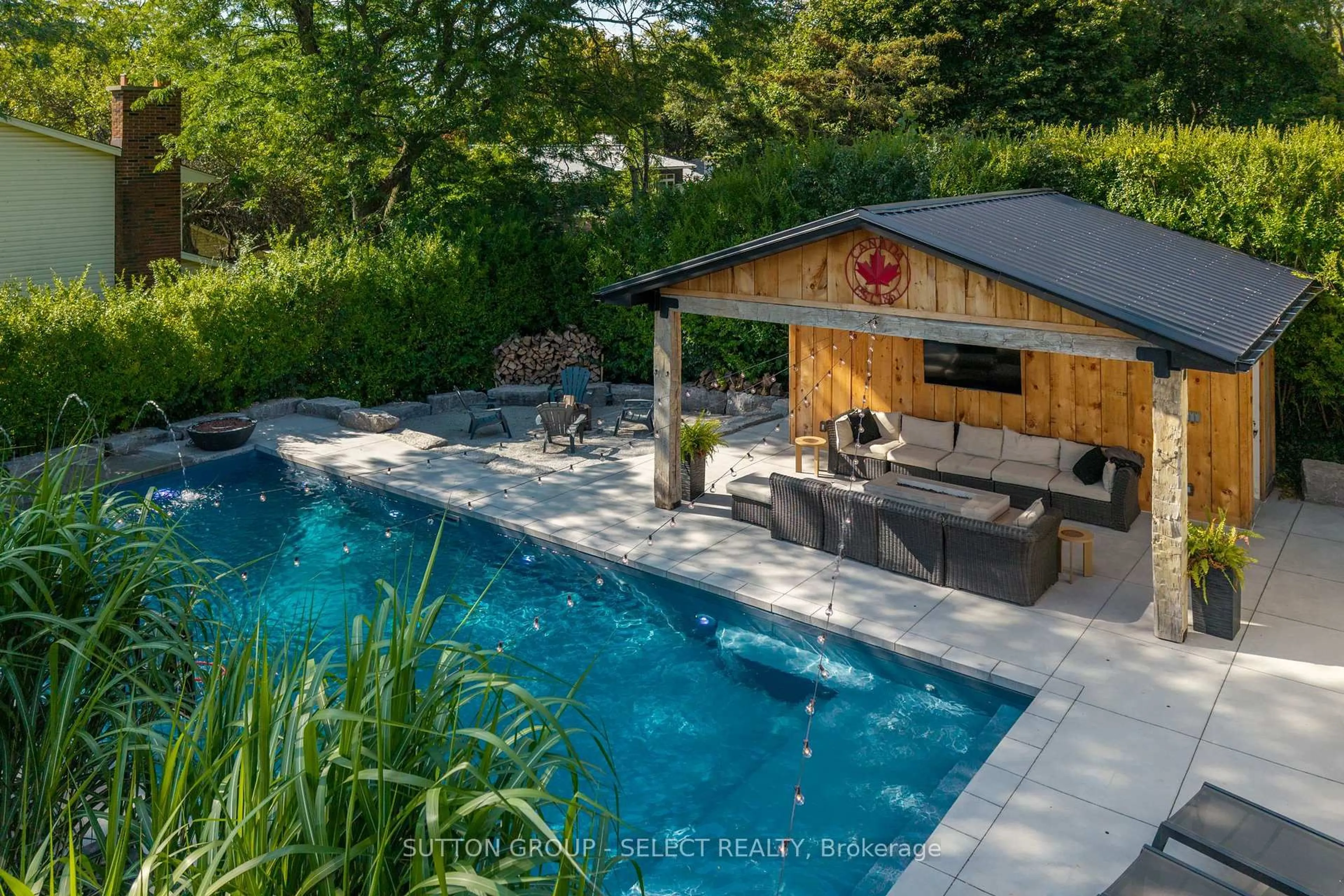 Unknown for 1615 Sharon Dr, London North Ontario N6G 2R5