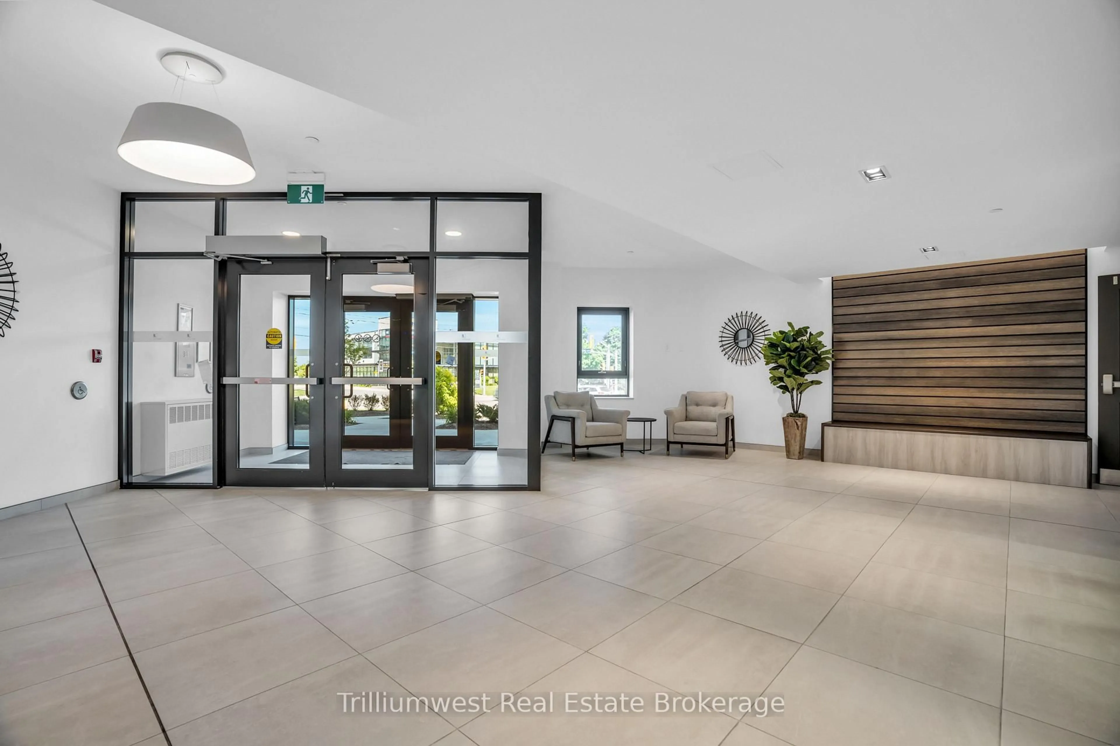 Indoor foyer for 332 Gosling Gdns #202, Guelph Ontario N1L 0P8