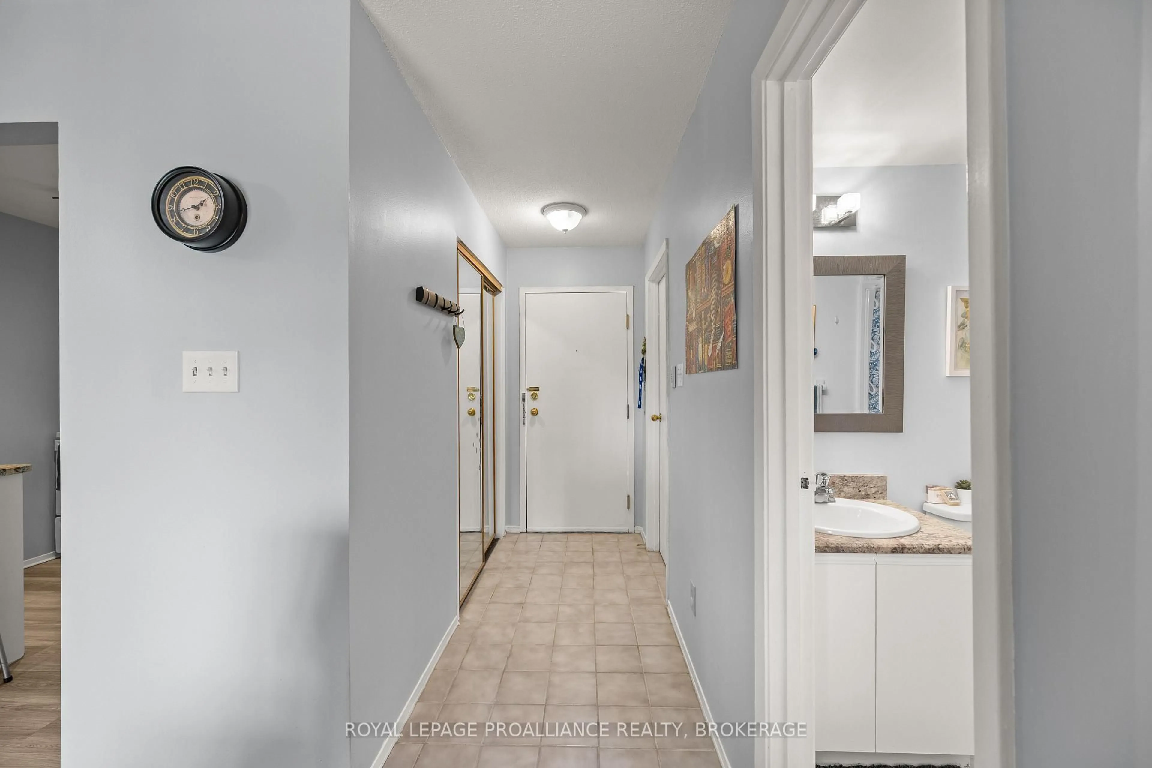 Indoor entryway for 573 Armstrong Rd #306, Kingston Ontario K7M 8J8