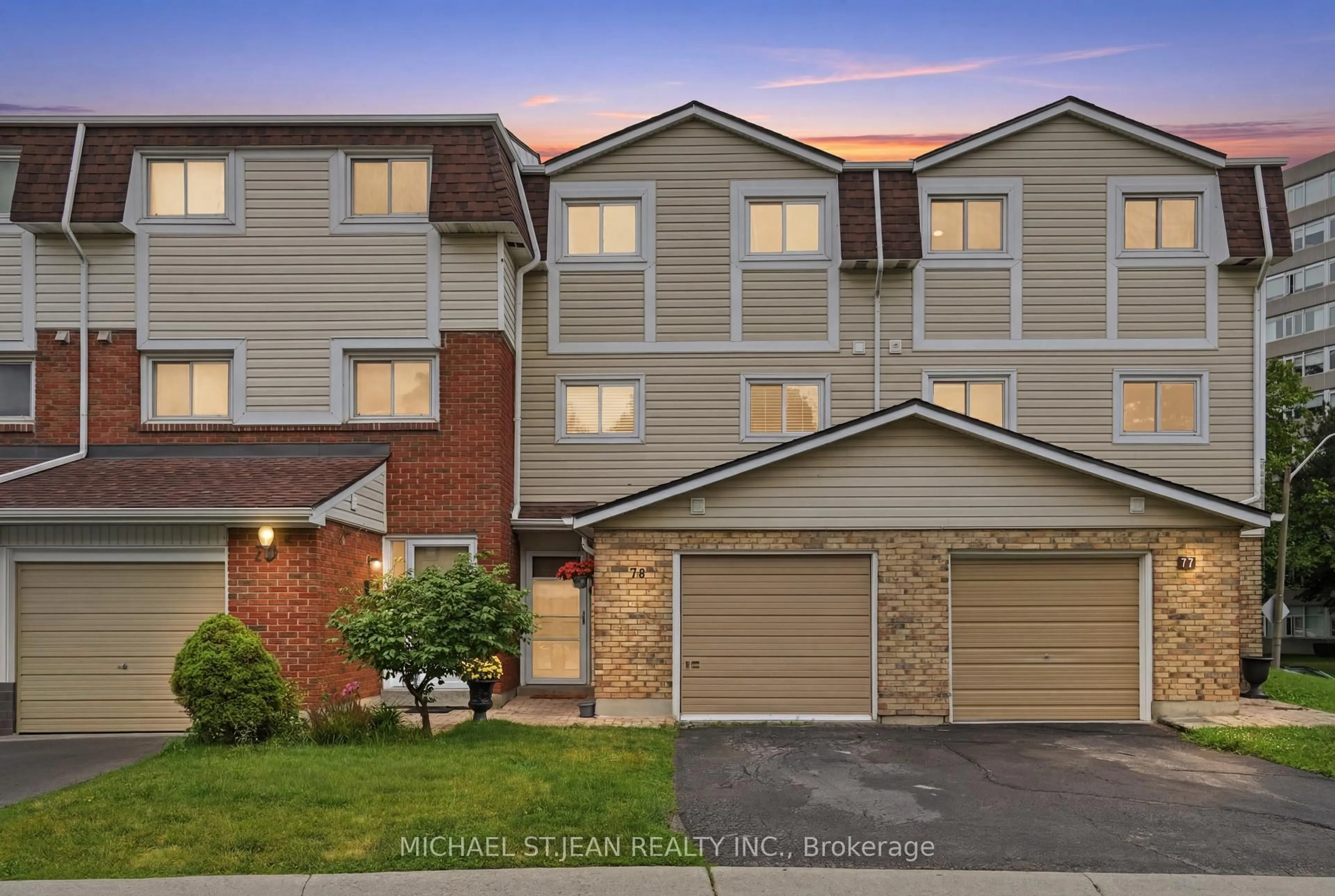 A pic from outside/outdoor area/front of a property/back of a property/a pic from drone, unknown for 11 Harrisford St #78, Hamilton Ontario L8K 6L7
