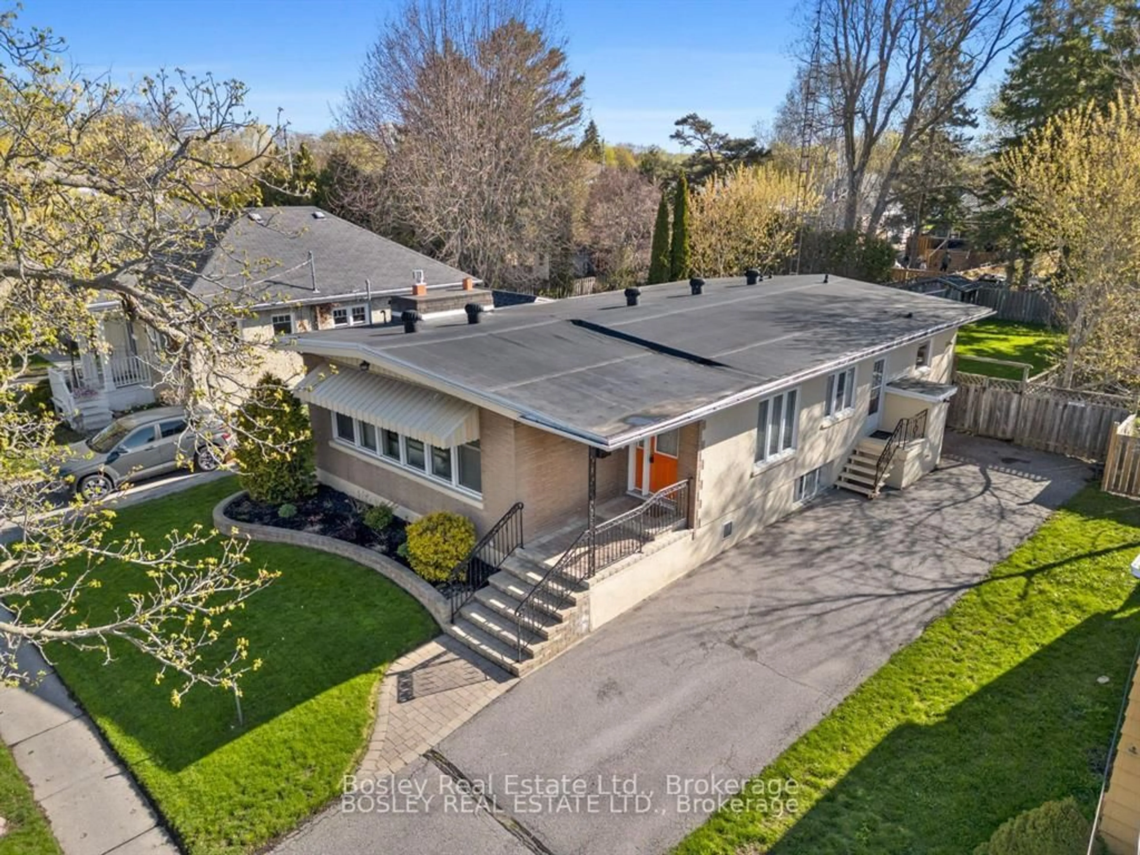 A pic from outside/outdoor area/front of a property/back of a property/a pic from drone, street for 380 D'Arcy St, Cobourg Ontario K9A 4A5