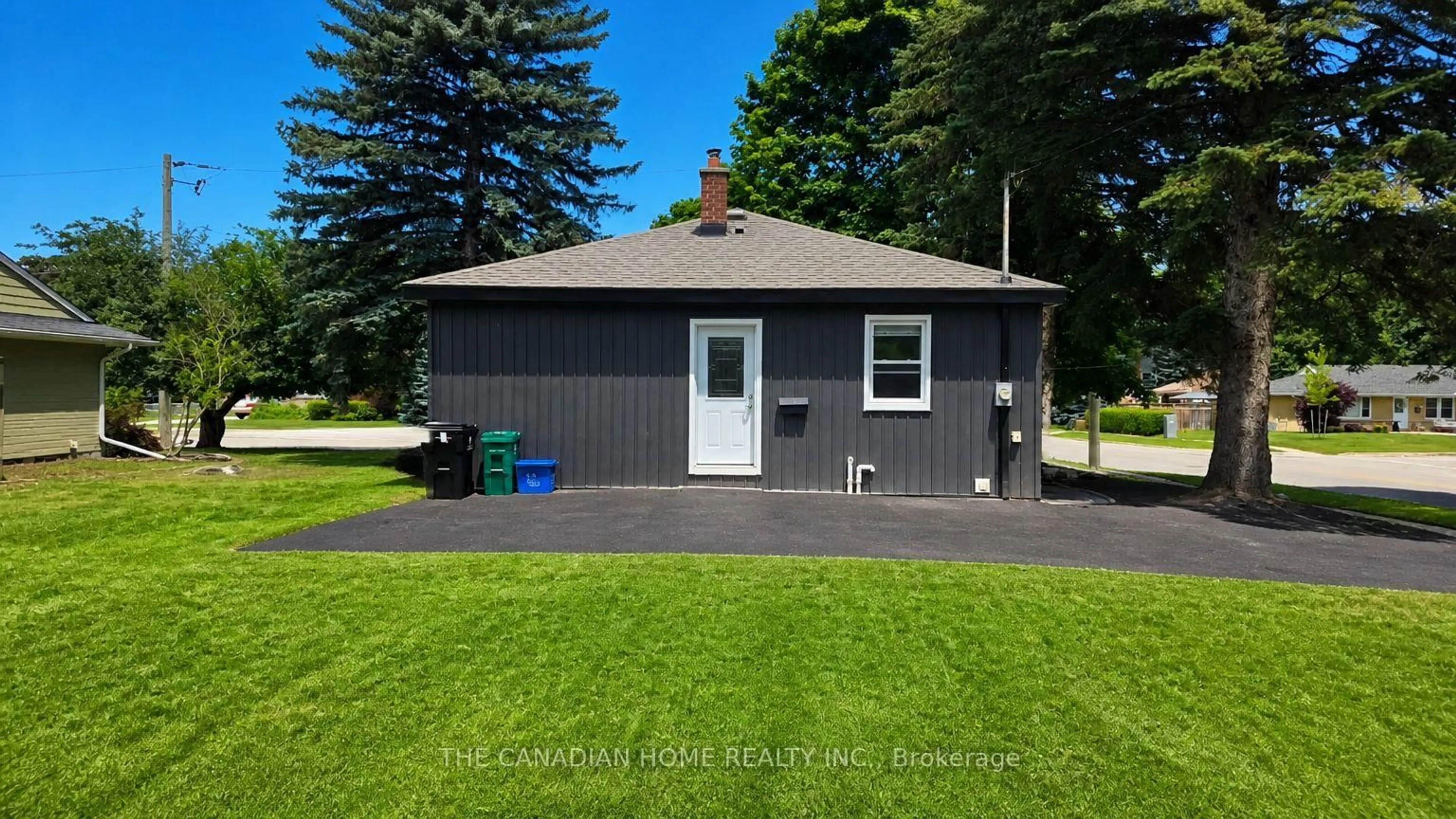Shed for 142 Winston Blvd, Cambridge Ontario N3C 1L9