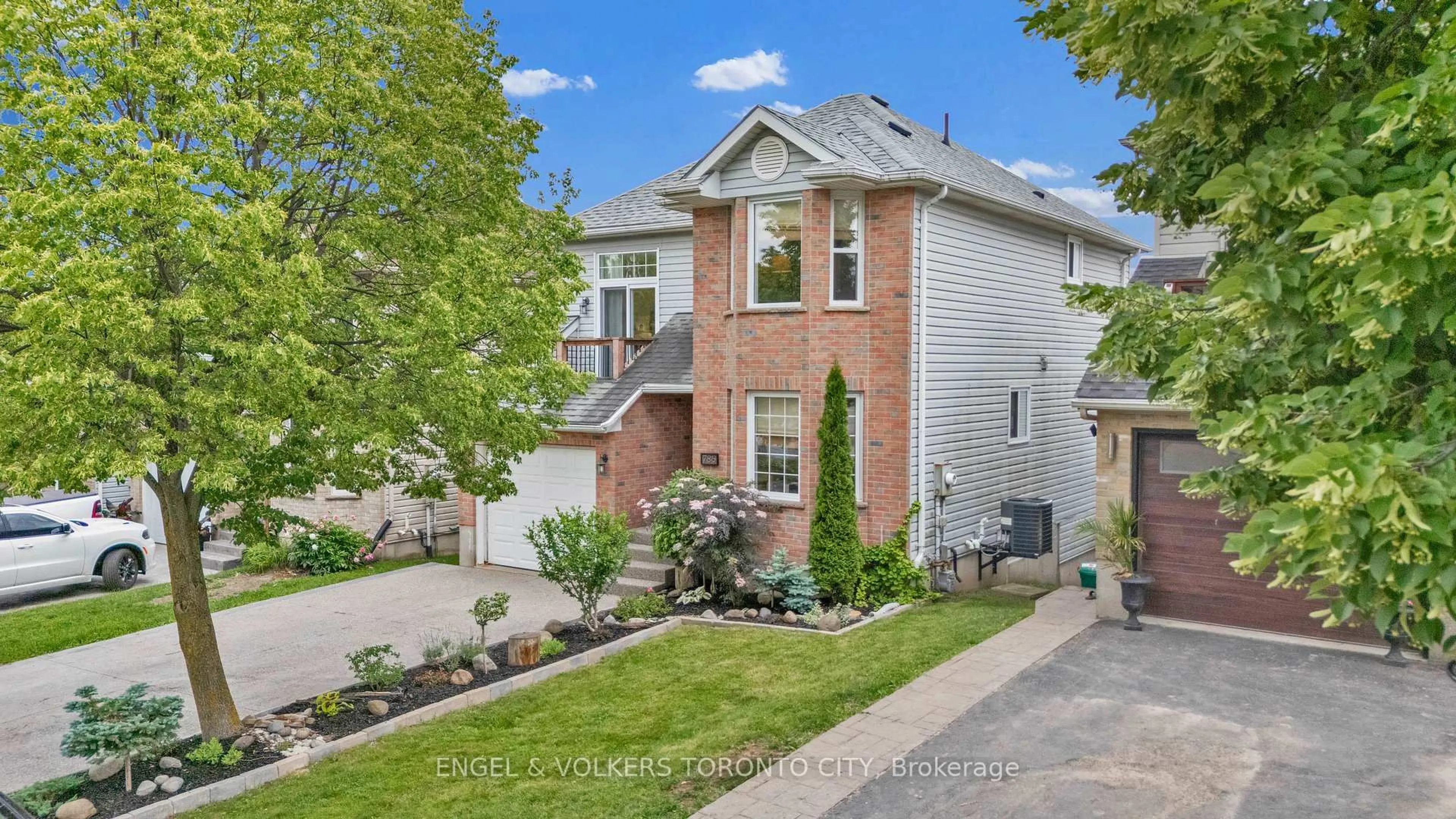 Home with brick exterior material, street for 786 Hunter Gate Cres, Woodstock Ontario N4V 1G4
