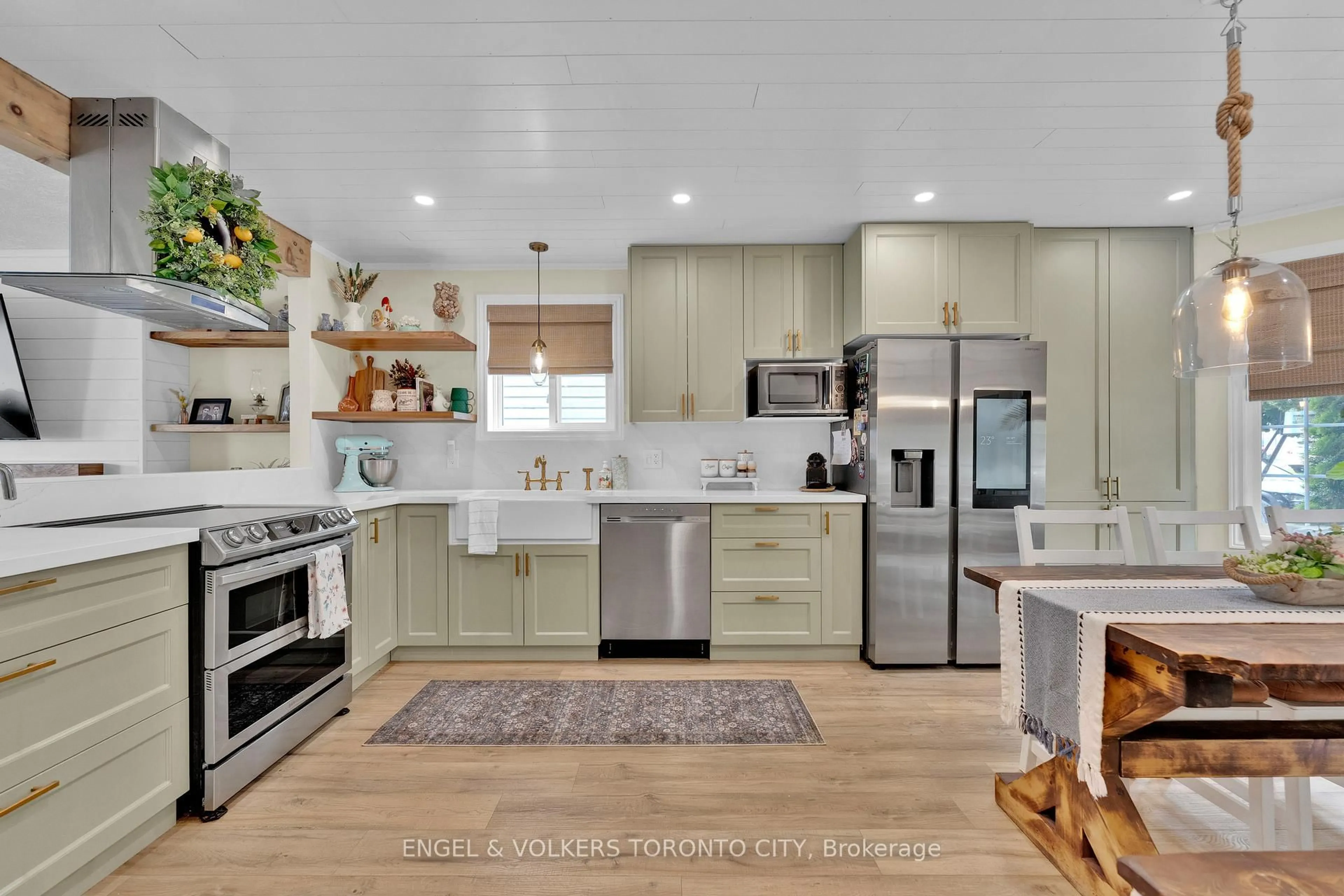 Open concept kitchen, unknown for 786 Hunter Gate Cres, Woodstock Ontario N4V 1G4