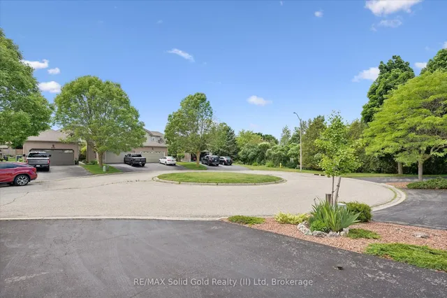 658 Ellesmere Crt, Waterloo 4