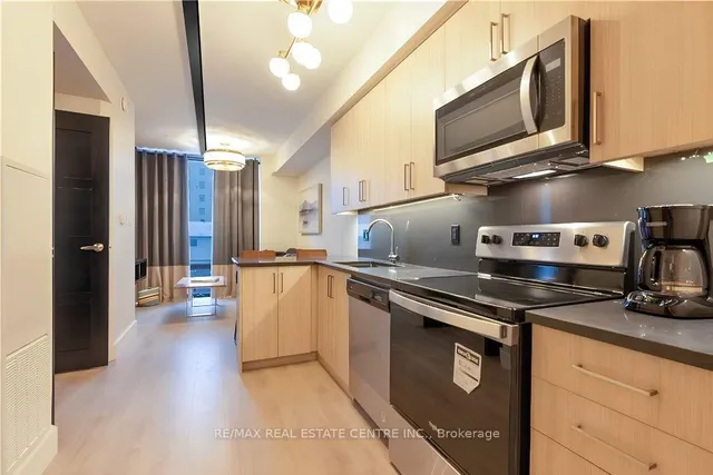 145 Columbia St #611, Waterloo 4