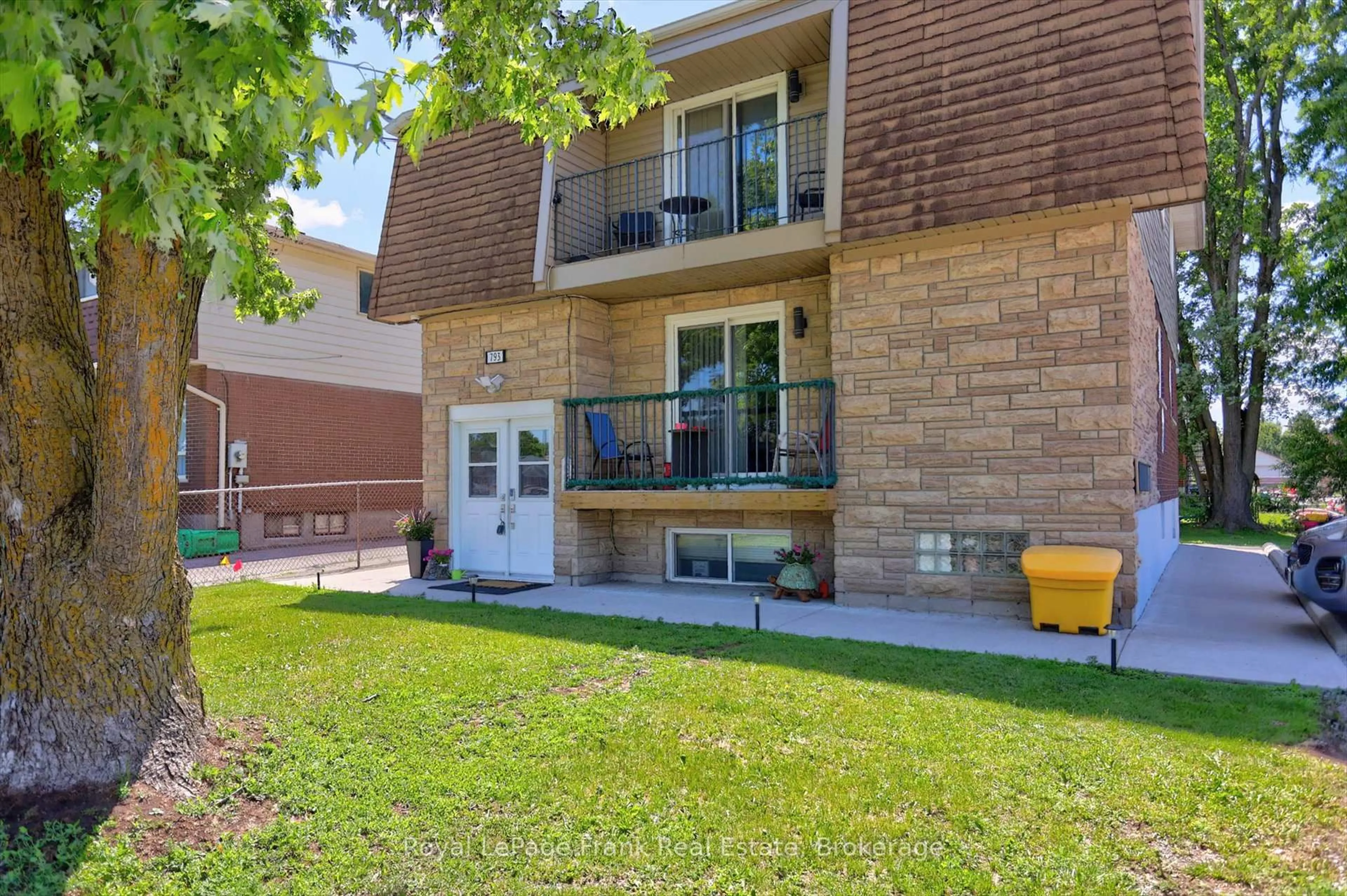 Patio, street for 793 Crawford Dr, Peterborough Ontario K9J 3W9