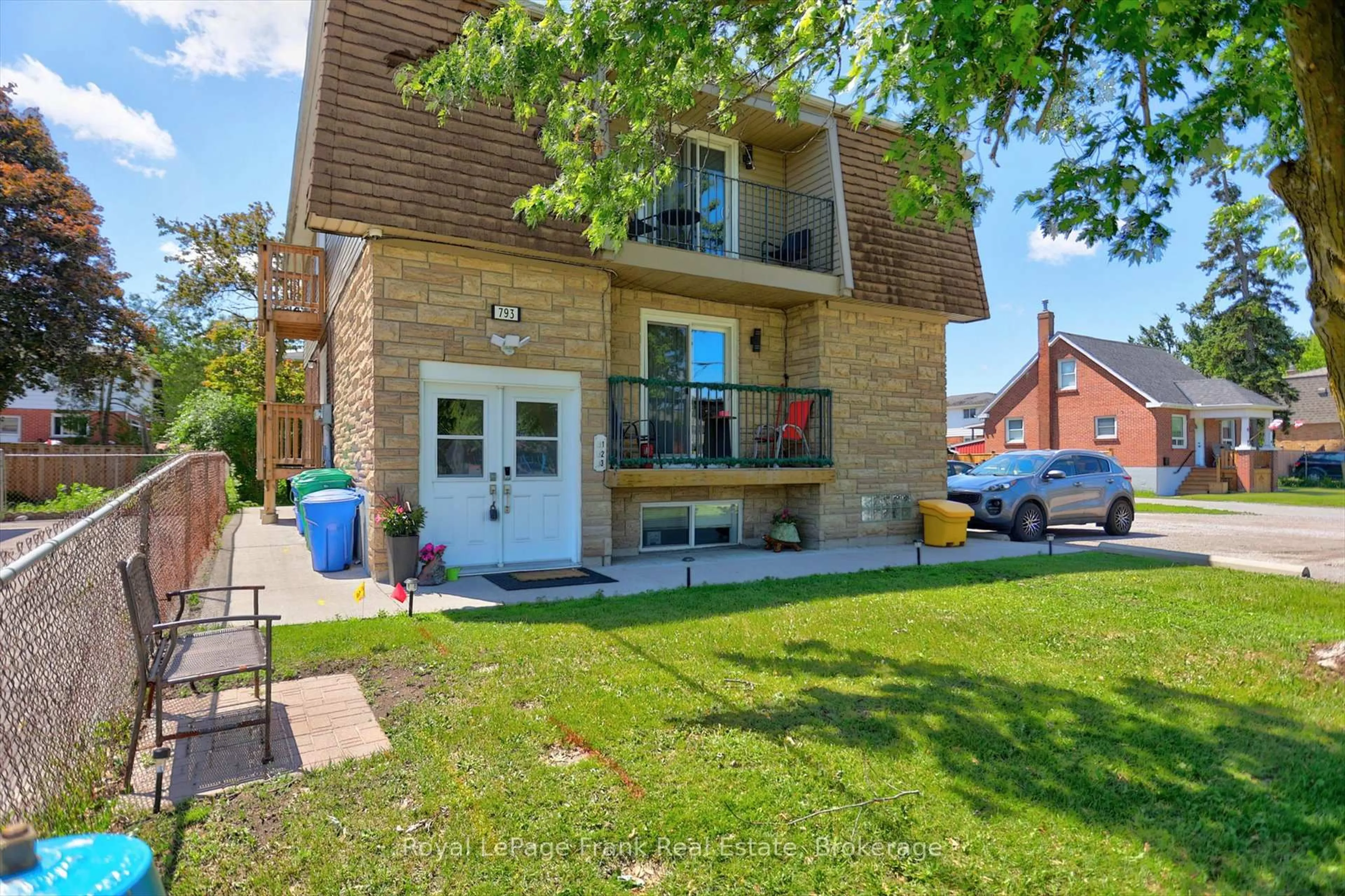 Patio, street for 793 Crawford Dr, Peterborough Ontario K9J 3W9