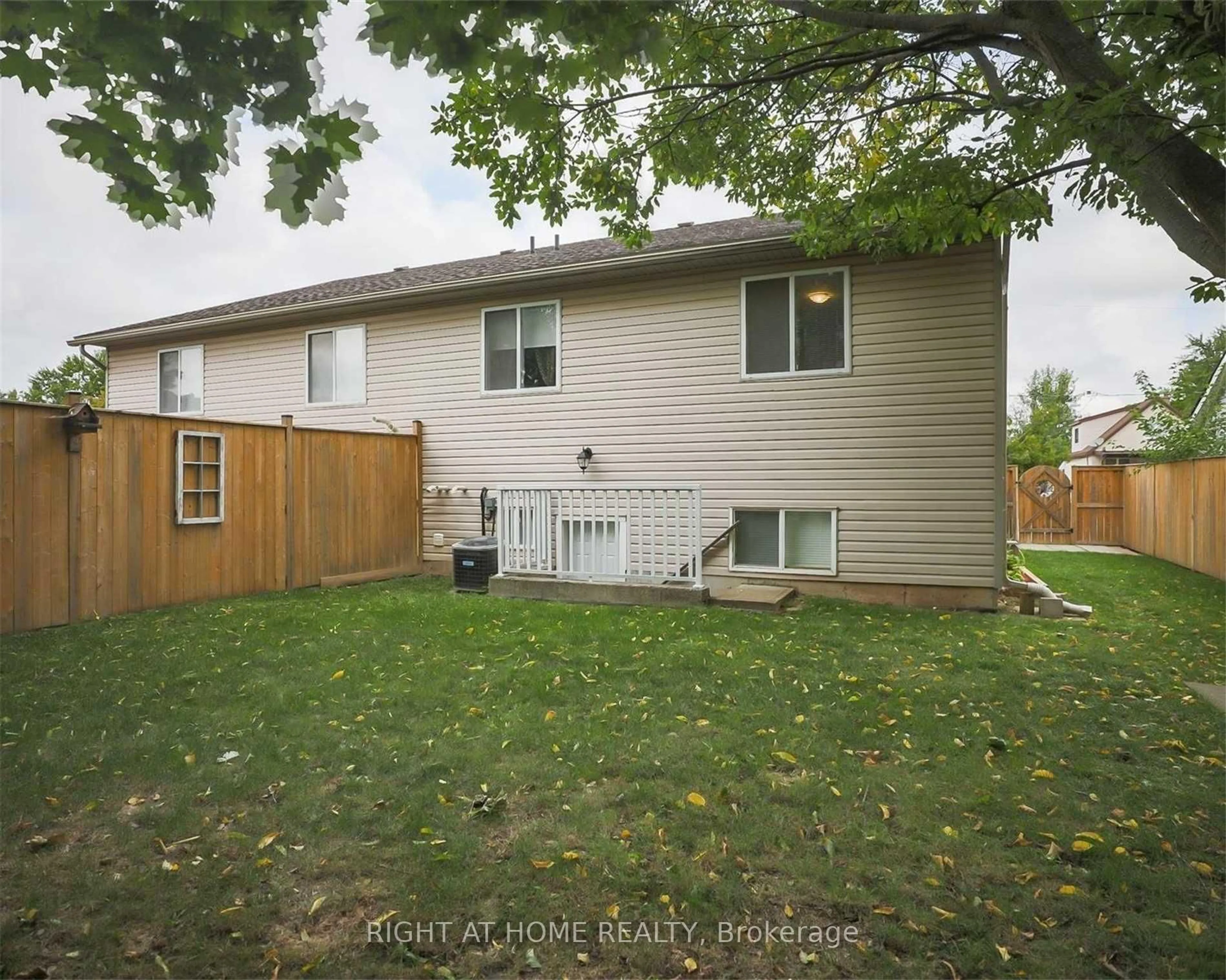 Unknown for 39 Cumming St, St. Catharines Ontario L2S 1H8