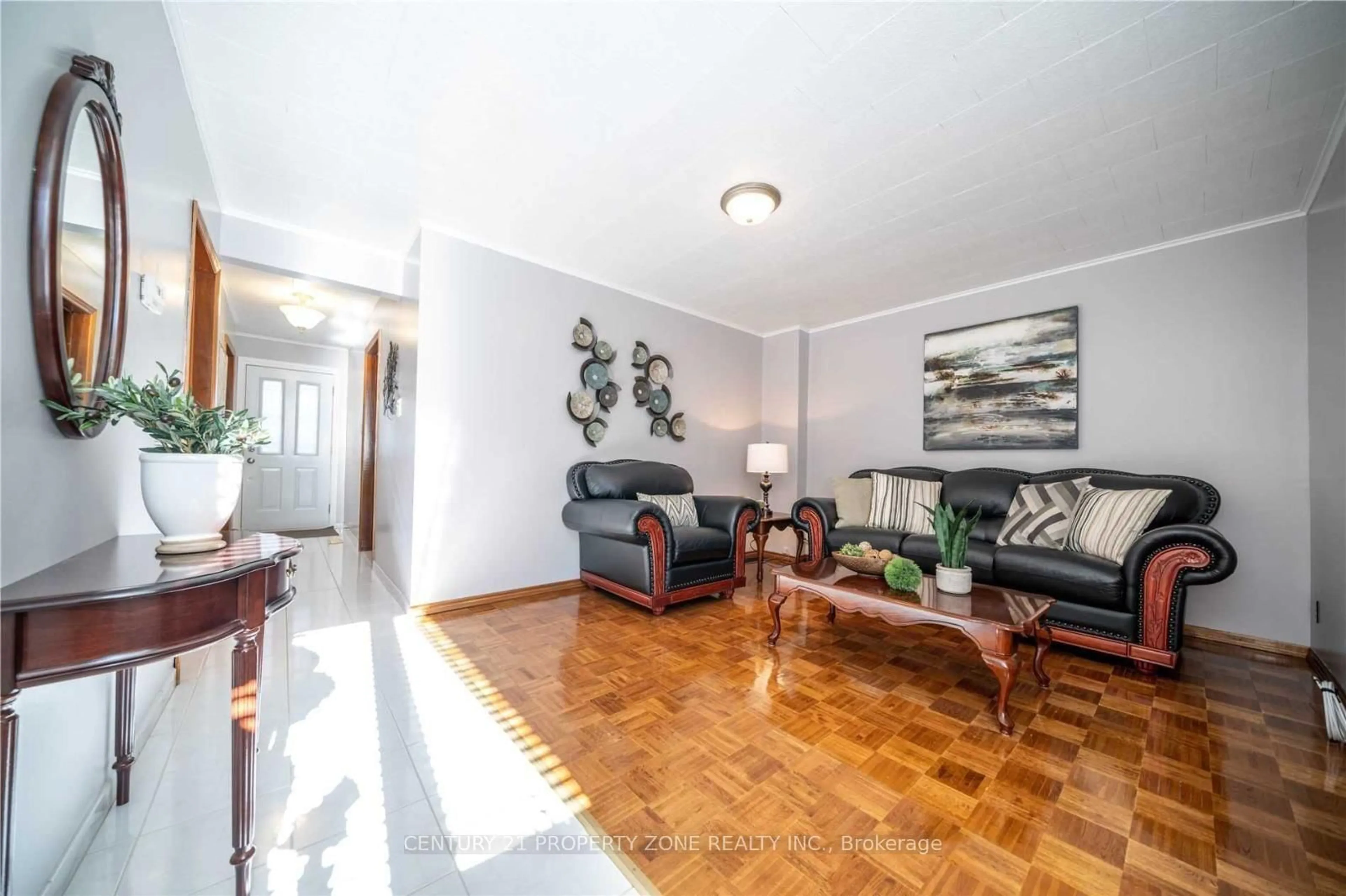 Living room with furniture, unknown for 188 Hess St, Hamilton Ontario L8R 2T4