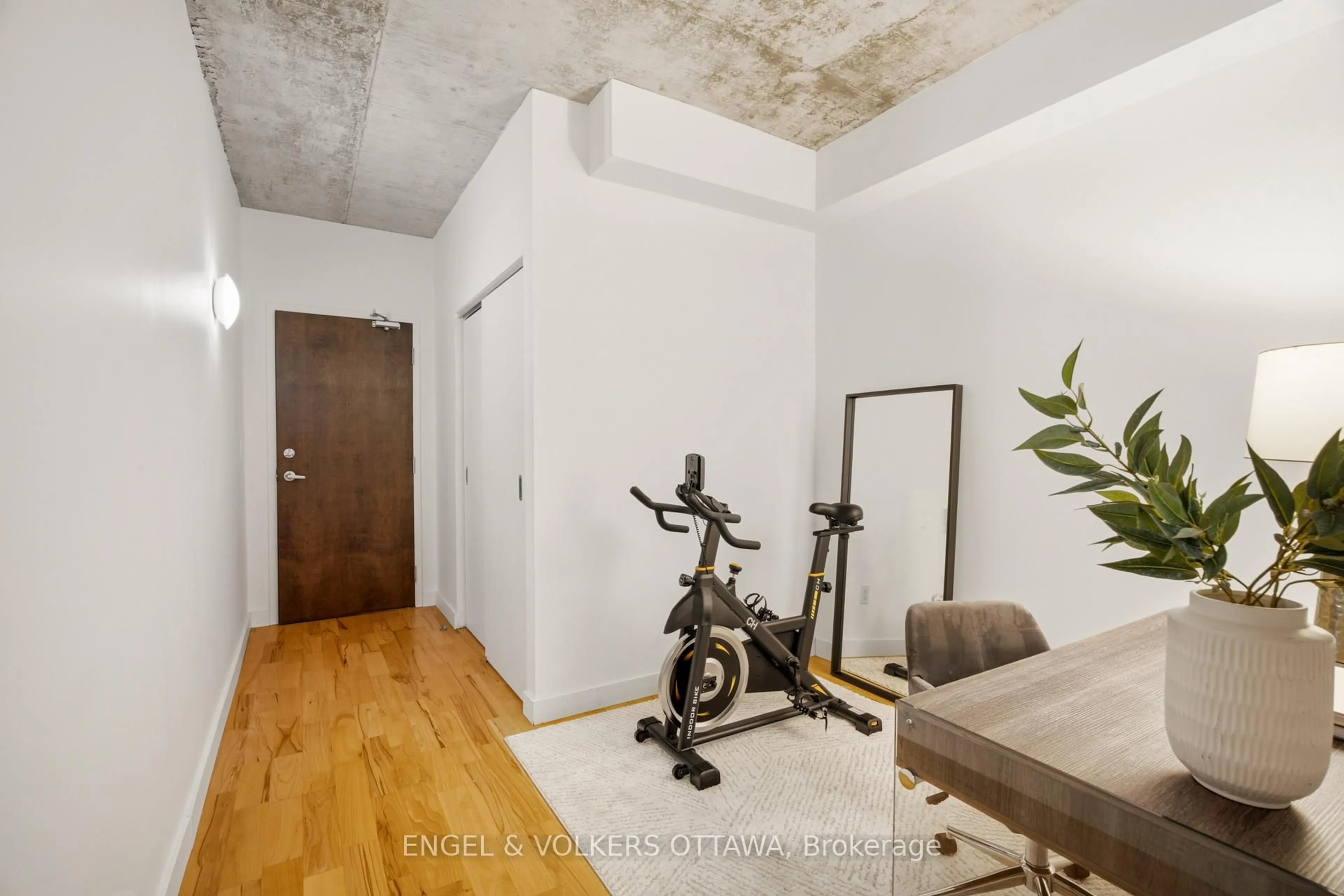 Unknown for 179 George St #1903, Ottawa Ontario K1N 1J8