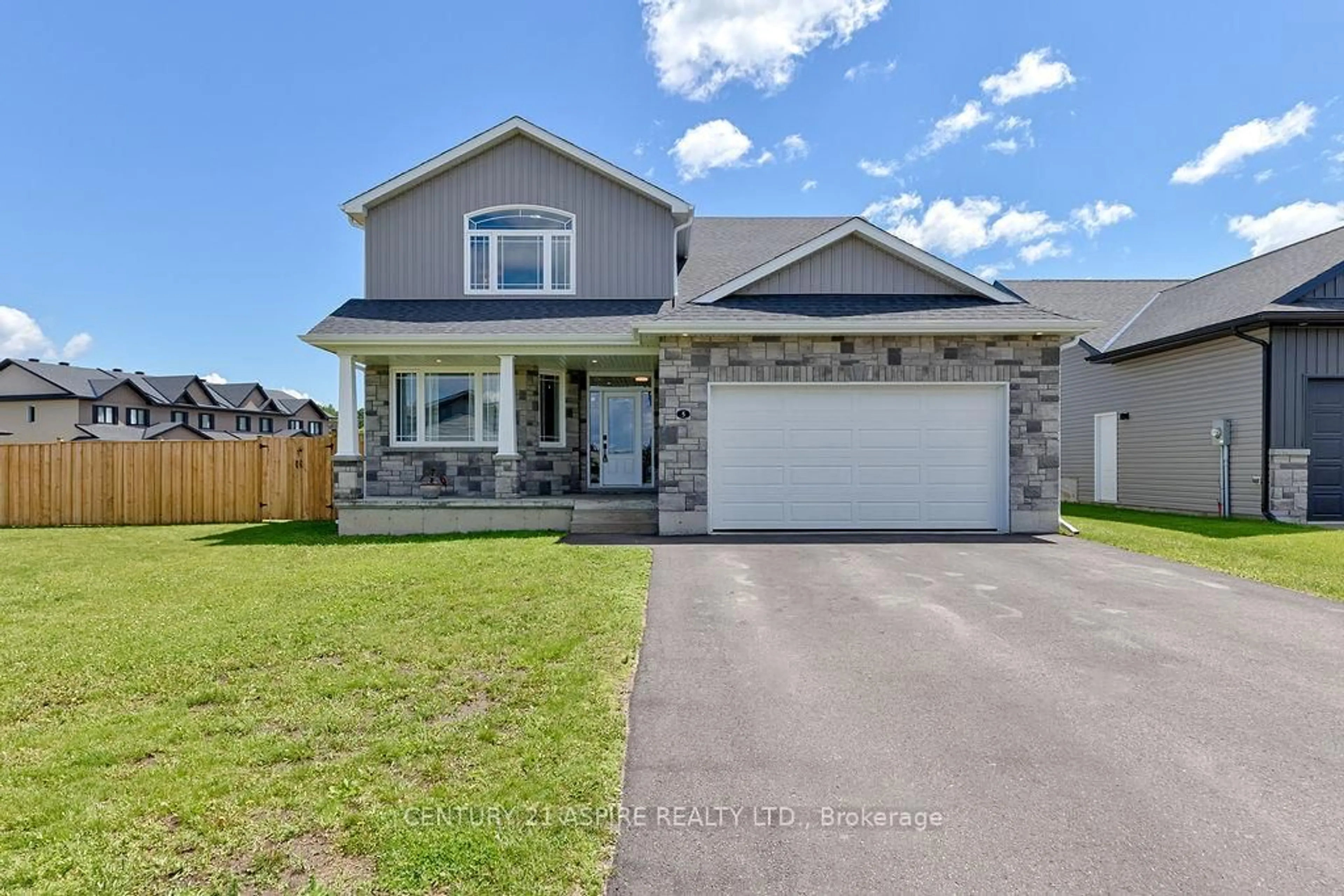 Home with vinyl exterior material, street for 5 Drew St, Petawawa Ontario K8H 0G7