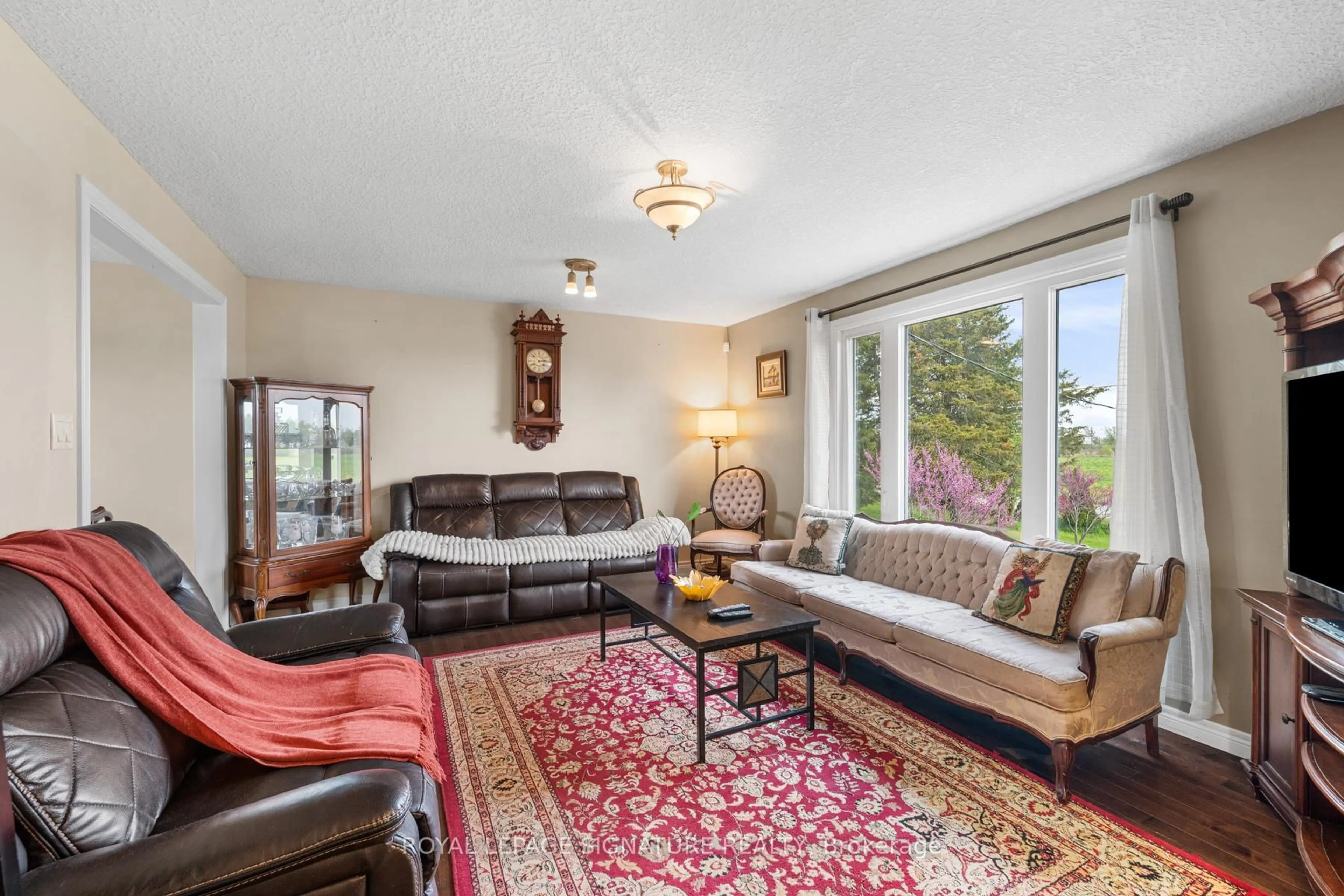 Living room with furniture, unknown for 781 Concession Road 2, Haldimand Ontario N0A 1R0