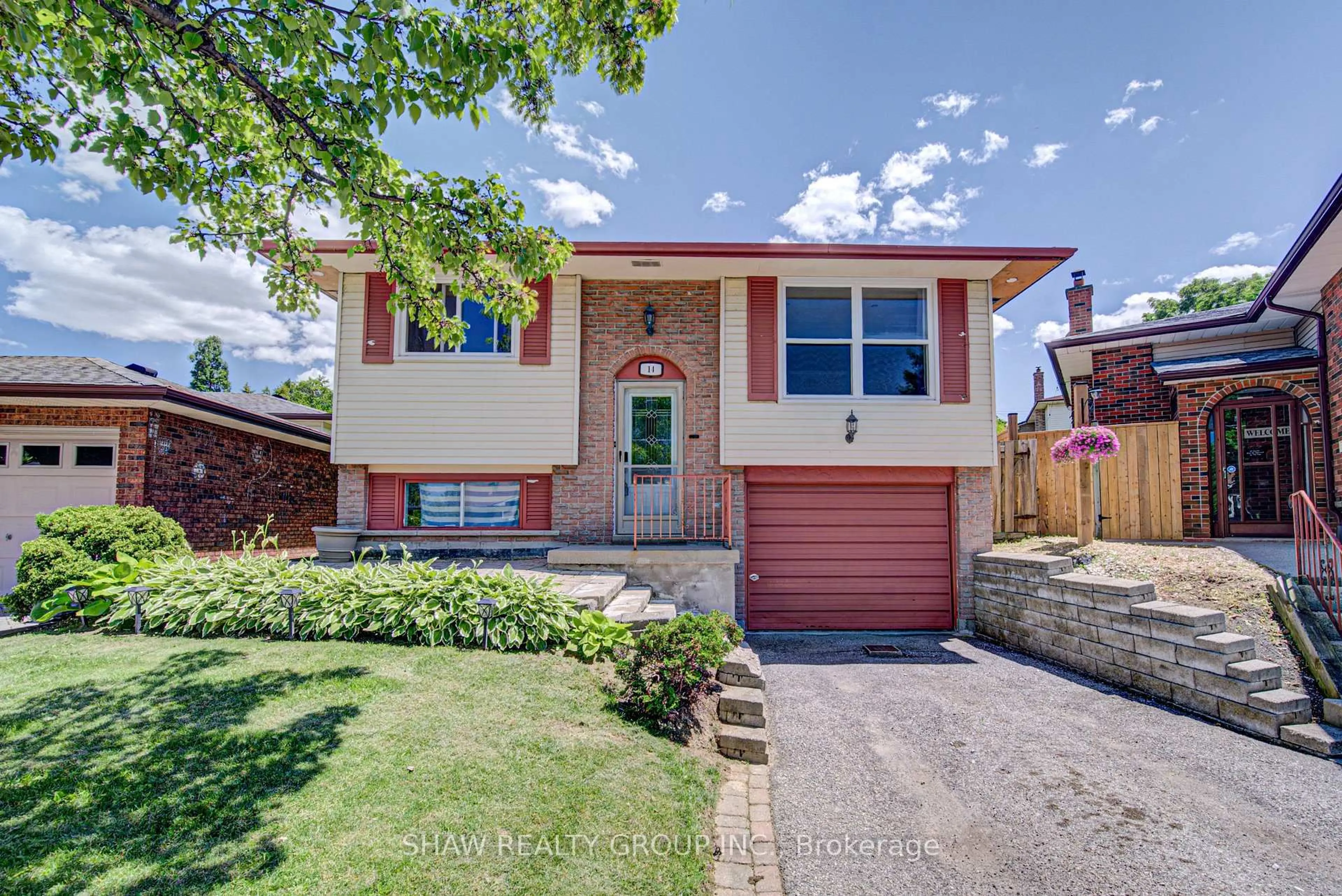 Home with brick exterior material, street for 14 Krafty Crt, Hamilton Ontario L9C 6R7