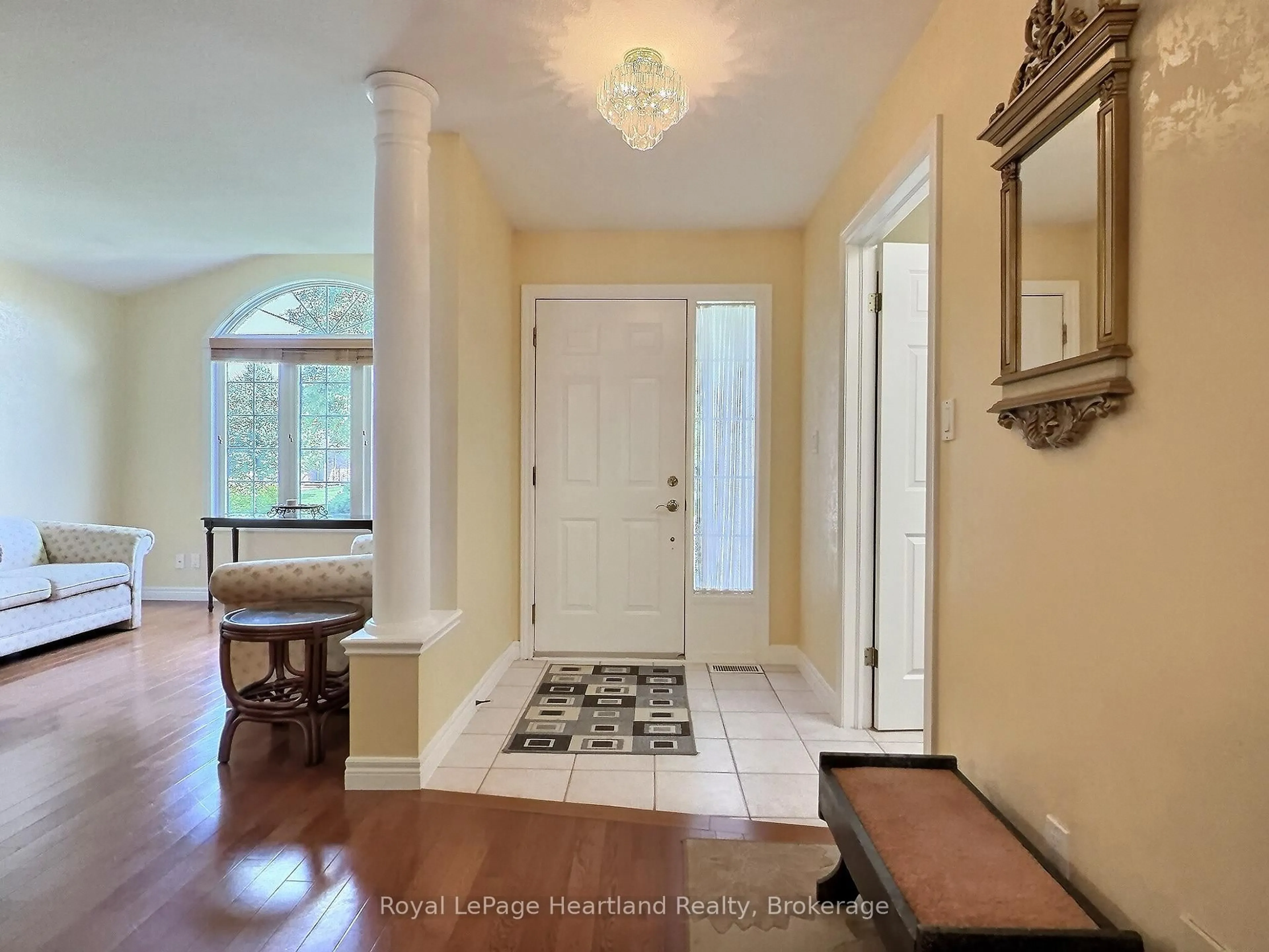 Indoor entryway for 15 Shadow Lane, South Huron Ontario N0M 1S1
