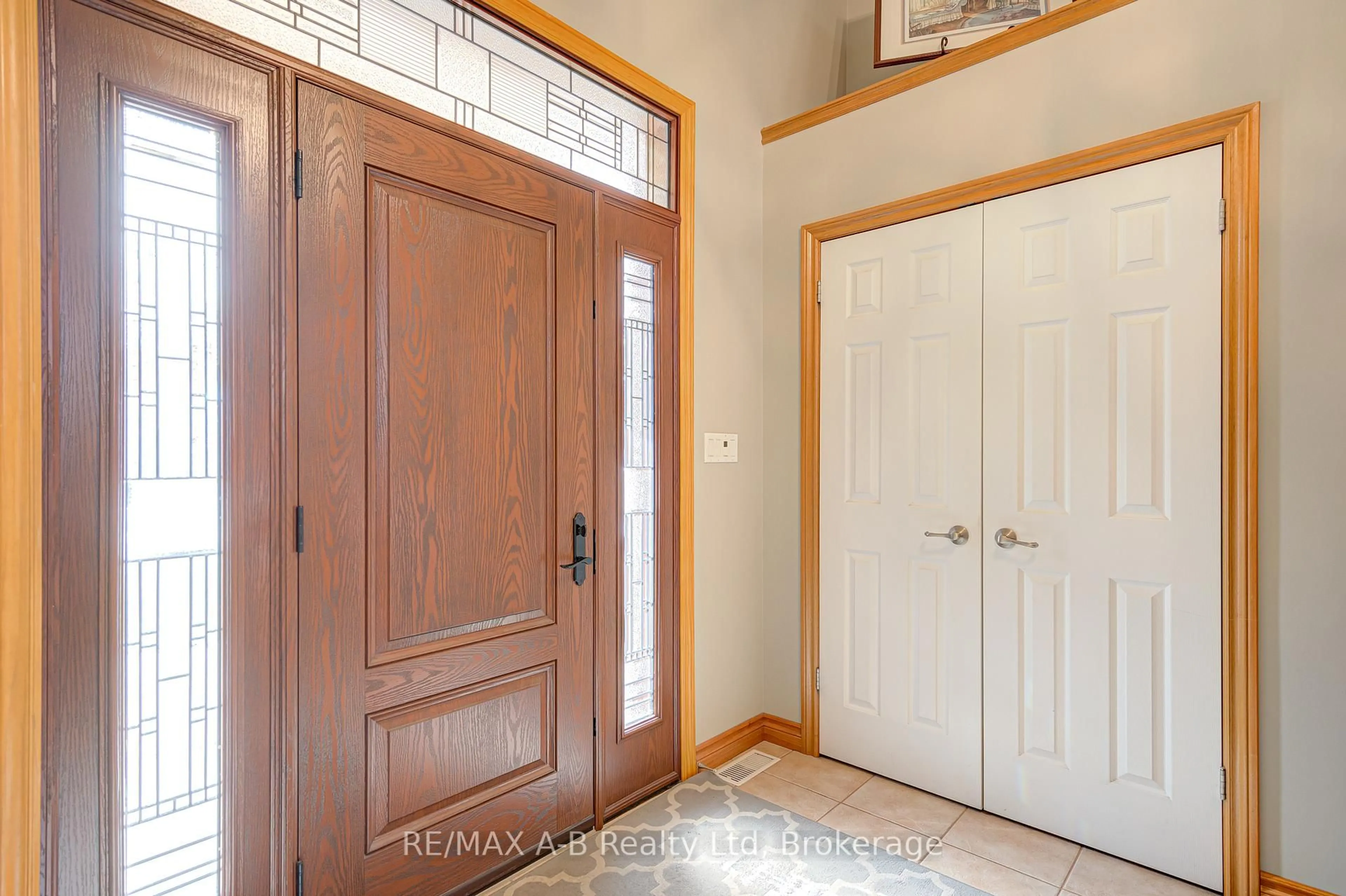 Indoor entryway for 194 Station Rd, Perth South Ontario N0K 1X0