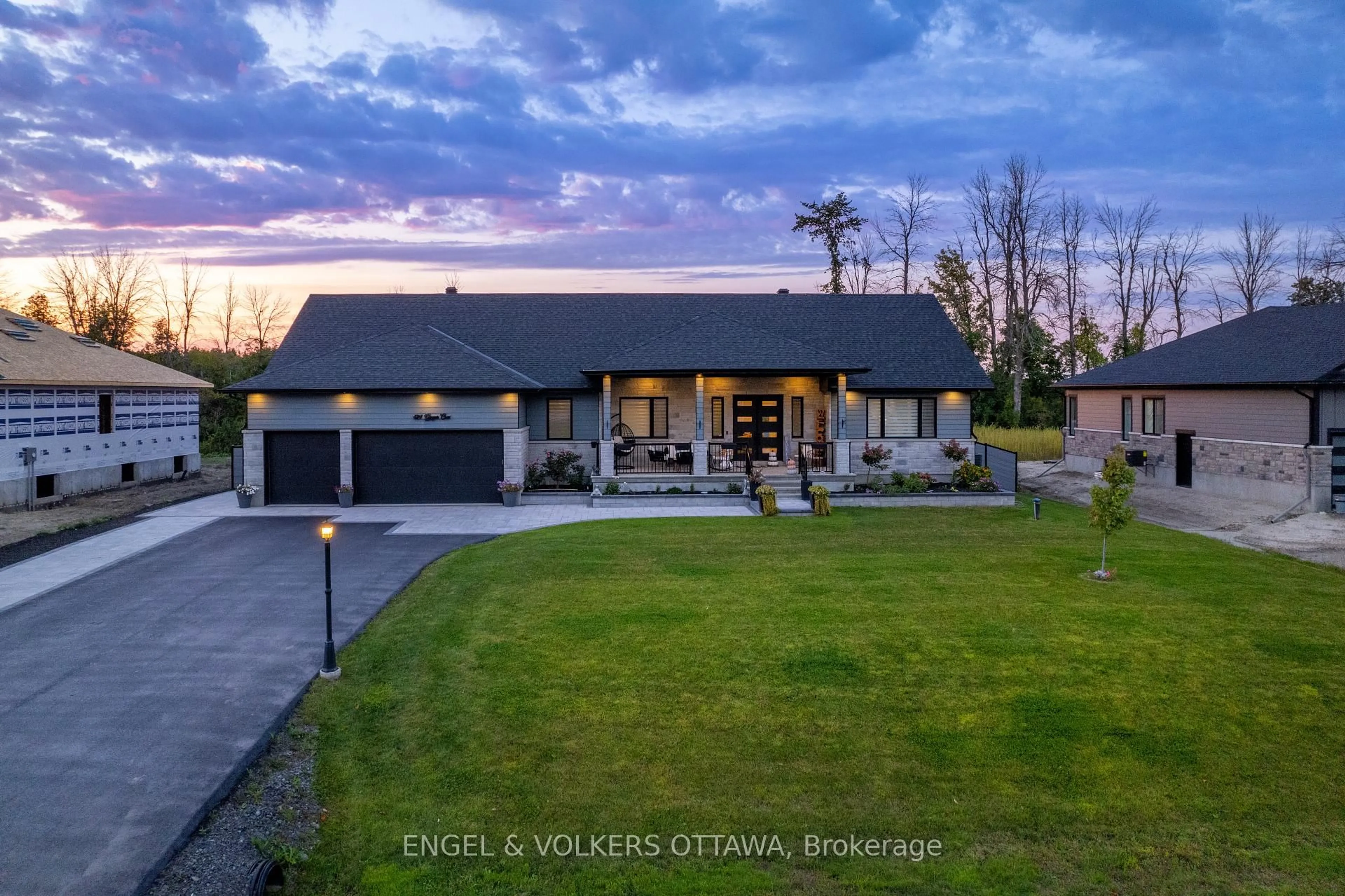 A pic from outside/outdoor area/front of a property/back of a property/a pic from drone, street for 424 Ginger Cres, Metcalfe Ontario K0A 2P0