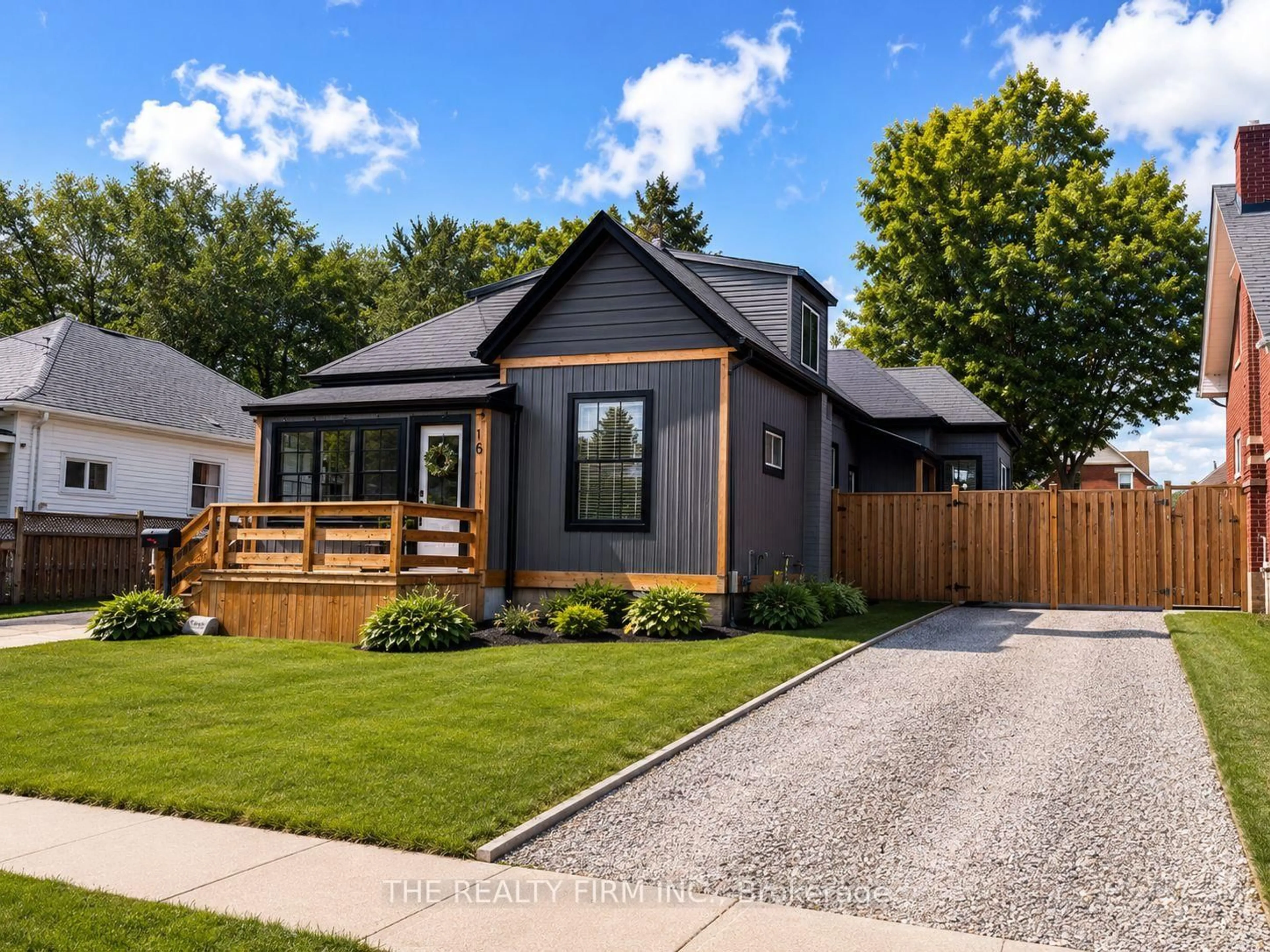 Home with vinyl exterior material, street for 16 West Ave, St. Thomas Ontario N5R 3P5