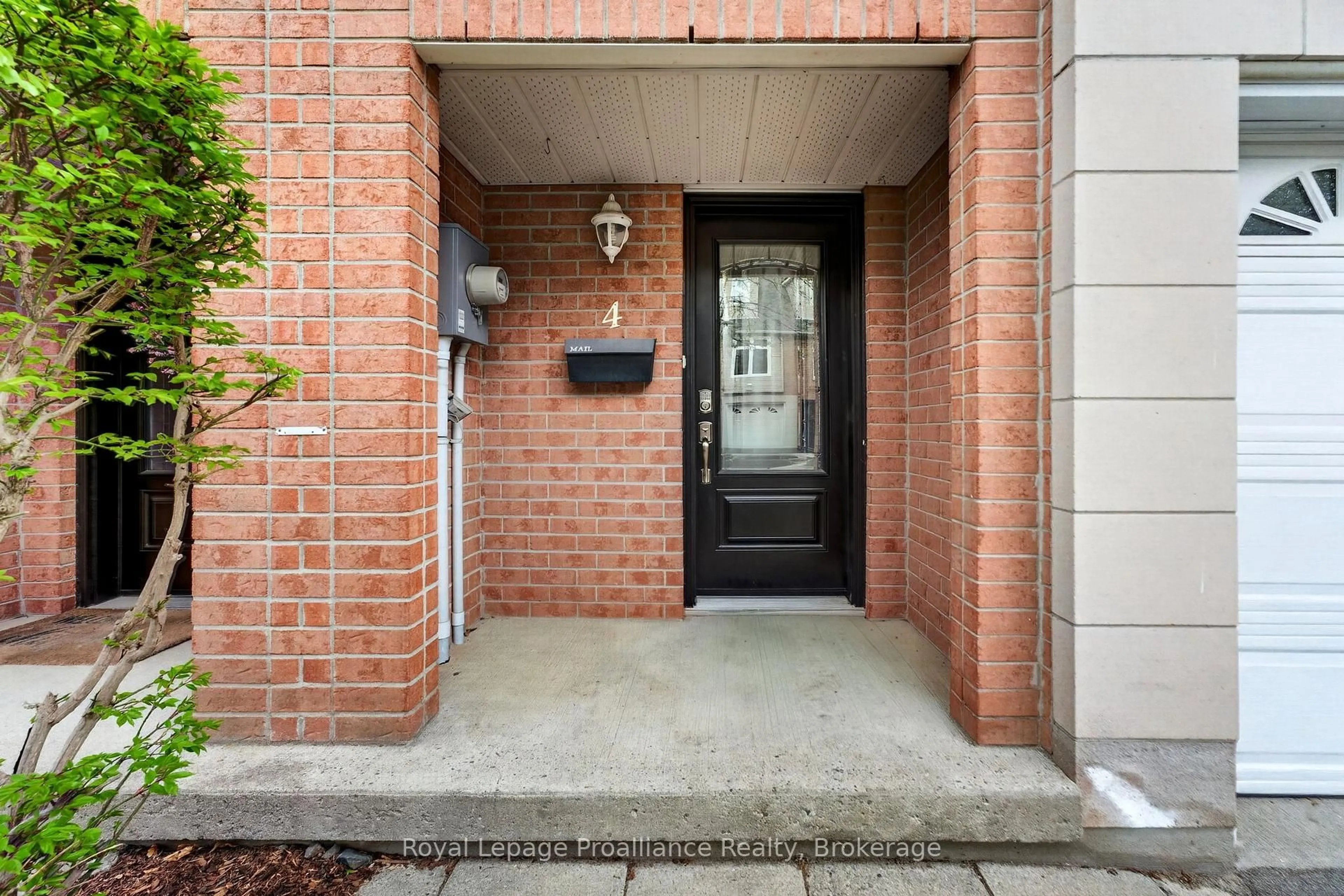 Indoor entryway for 9 Progress Ave #4, Belleville Ontario K8P 4Z3