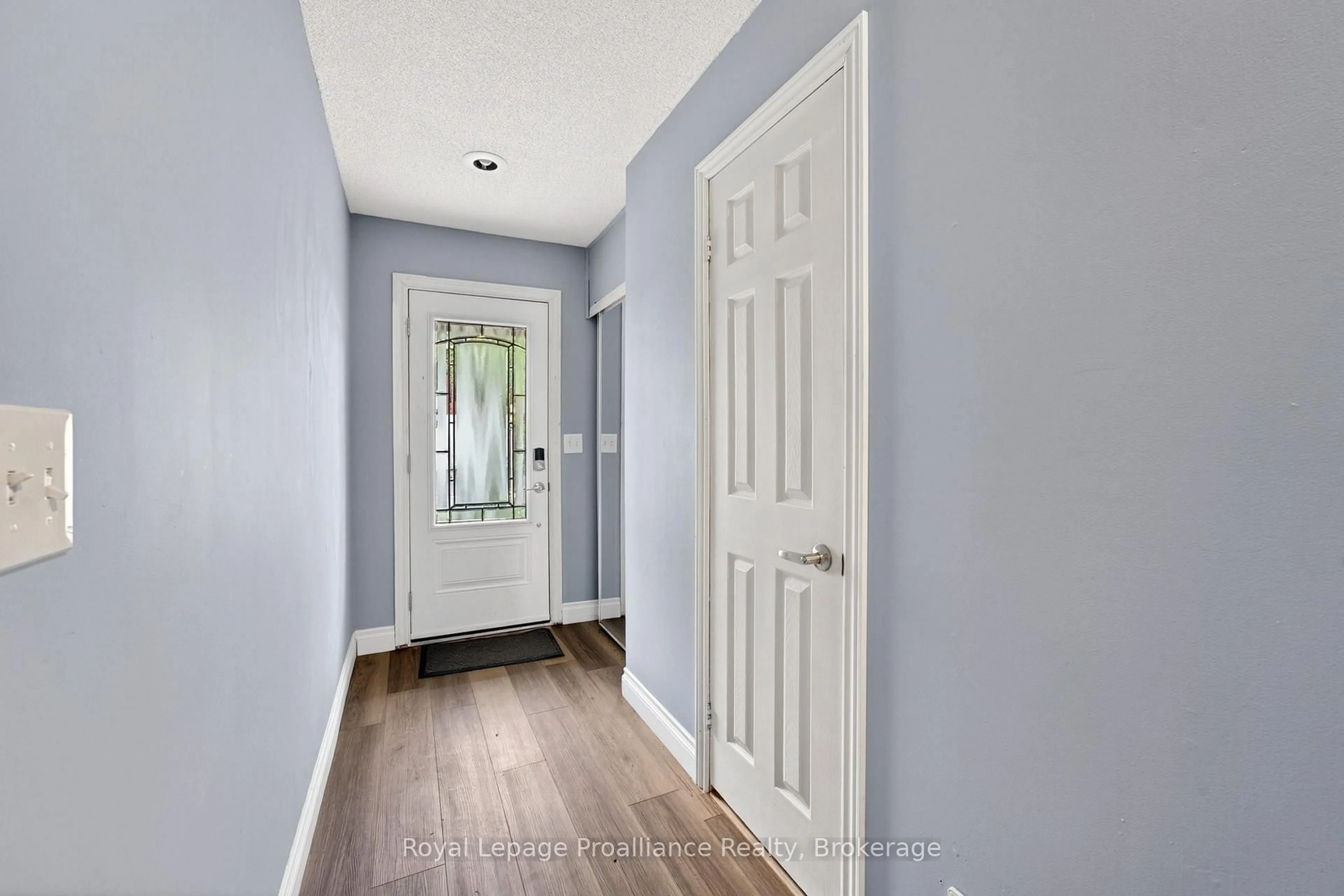 Indoor entryway for 9 Progress Ave #4, Belleville Ontario K8P 4Z3