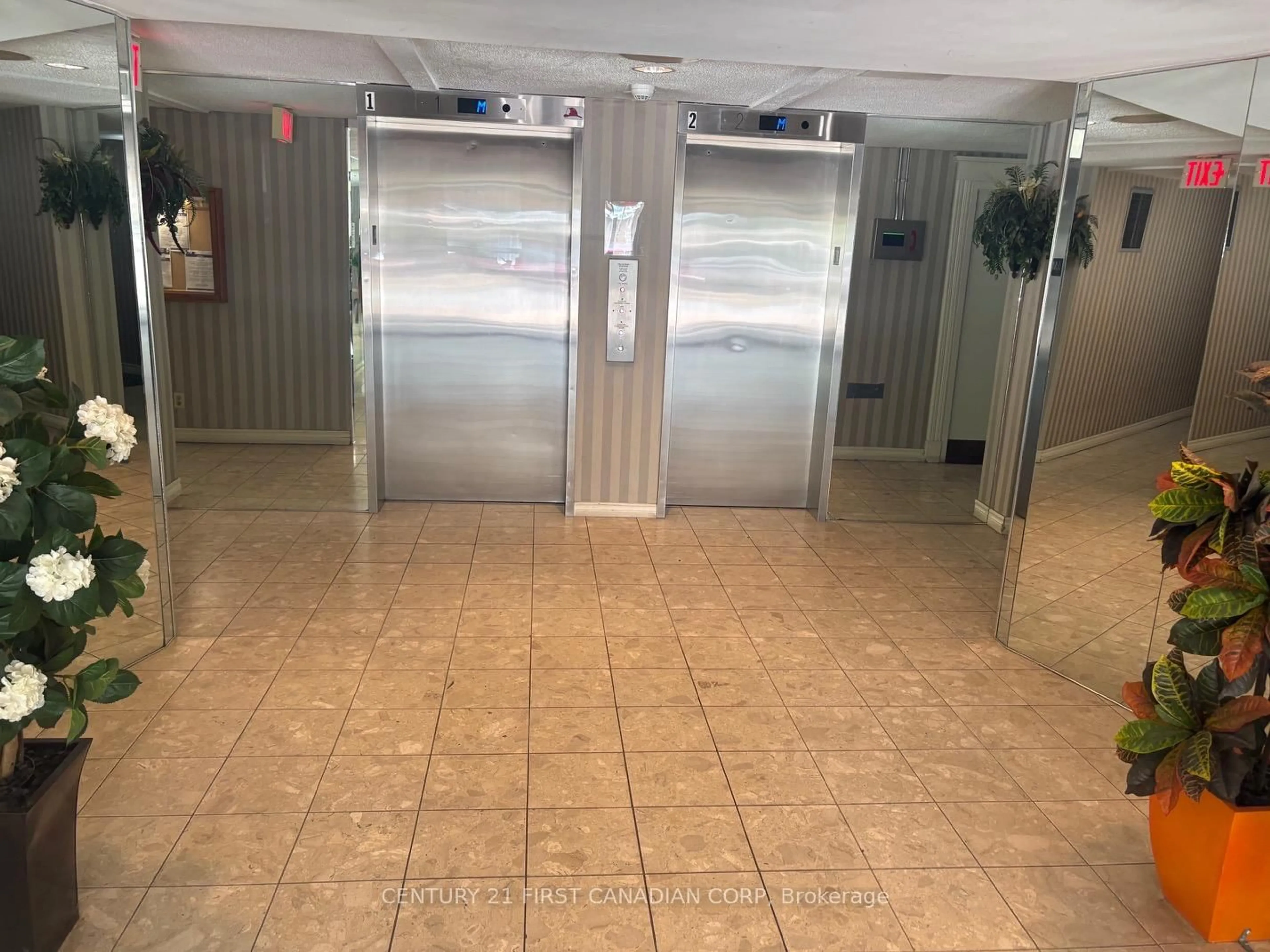 Indoor foyer for 570 Proudfoot Lane #103, London North Ontario N6H 4Z1