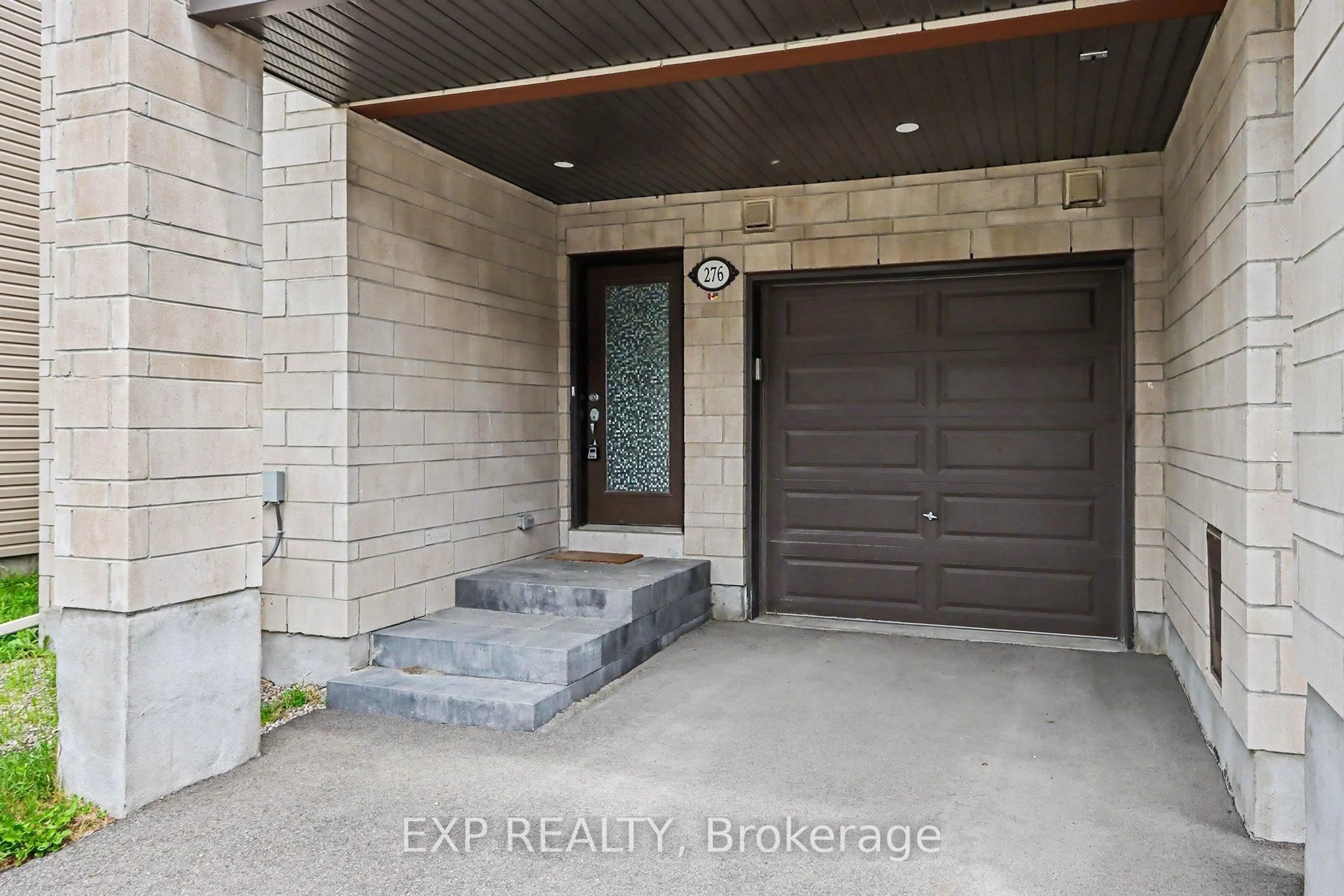 Indoor entryway for 276 Pastel Way, Ottawa Ontario K2J 6C1