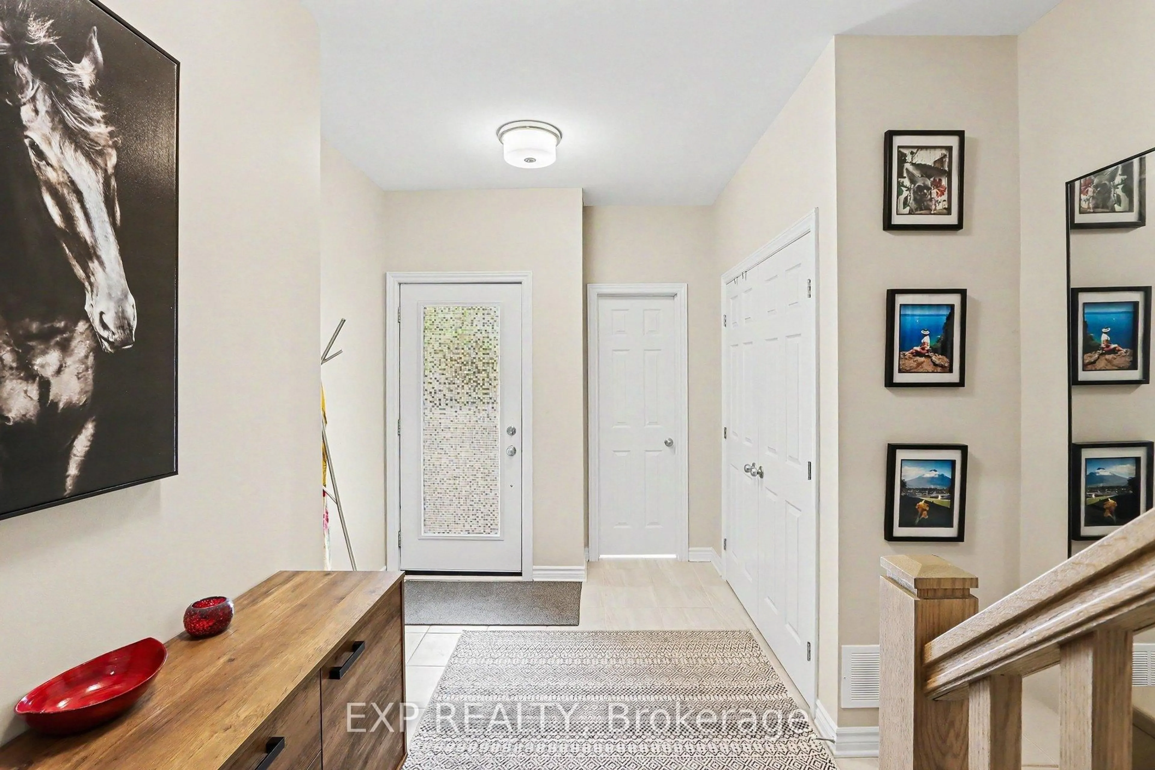 Indoor entryway for 276 Pastel Way, Ottawa Ontario K2J 6C1