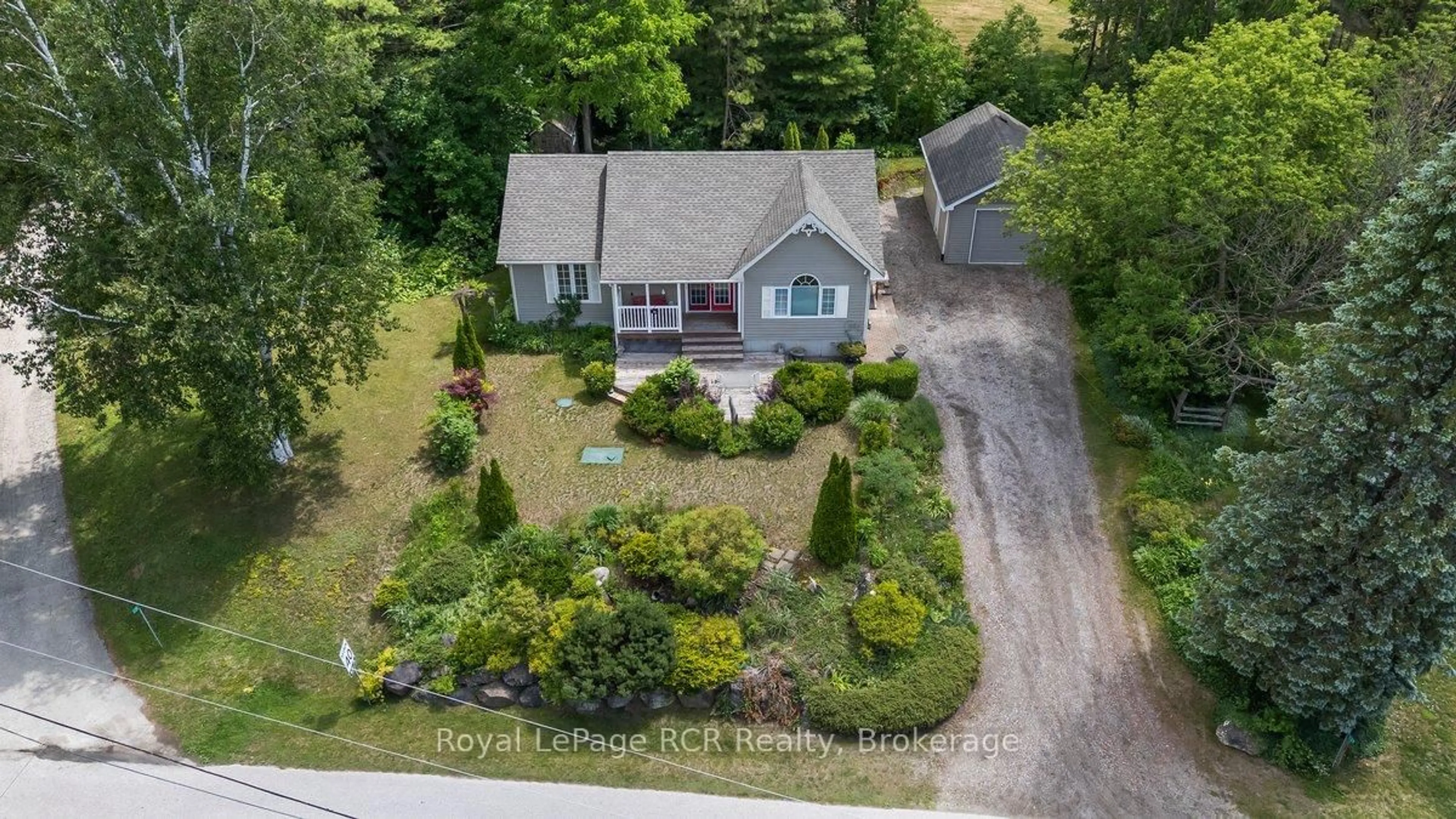 A pic from outside/outdoor area/front of a property/back of a property/a pic from drone, street for 137 Lake Rosalind 1 Rd, Brockton Ontario N4N 3B9