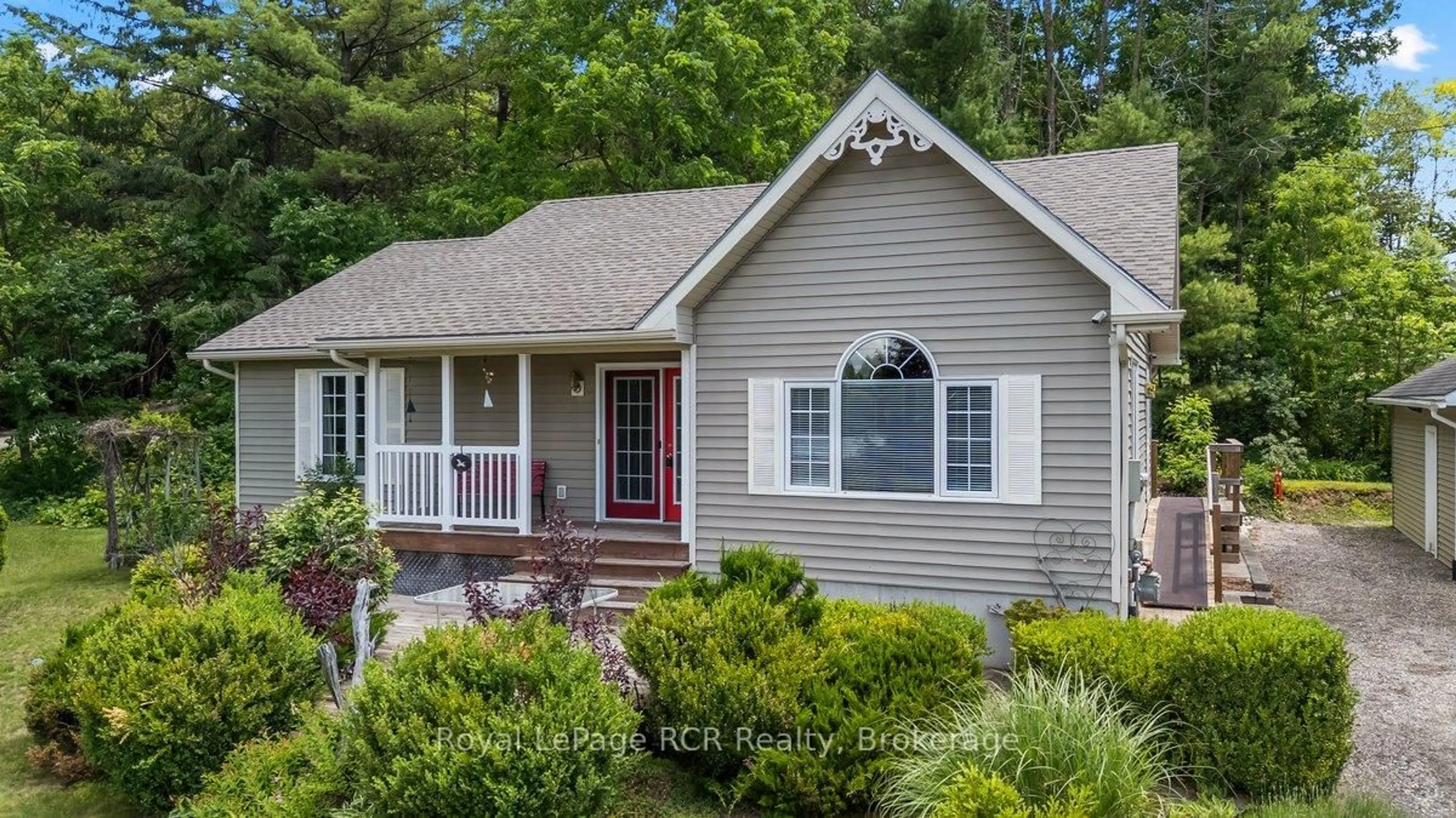 Home with vinyl exterior material, unknown for 137 Lake Rosalind 1 Rd, Brockton Ontario N4N 3B9