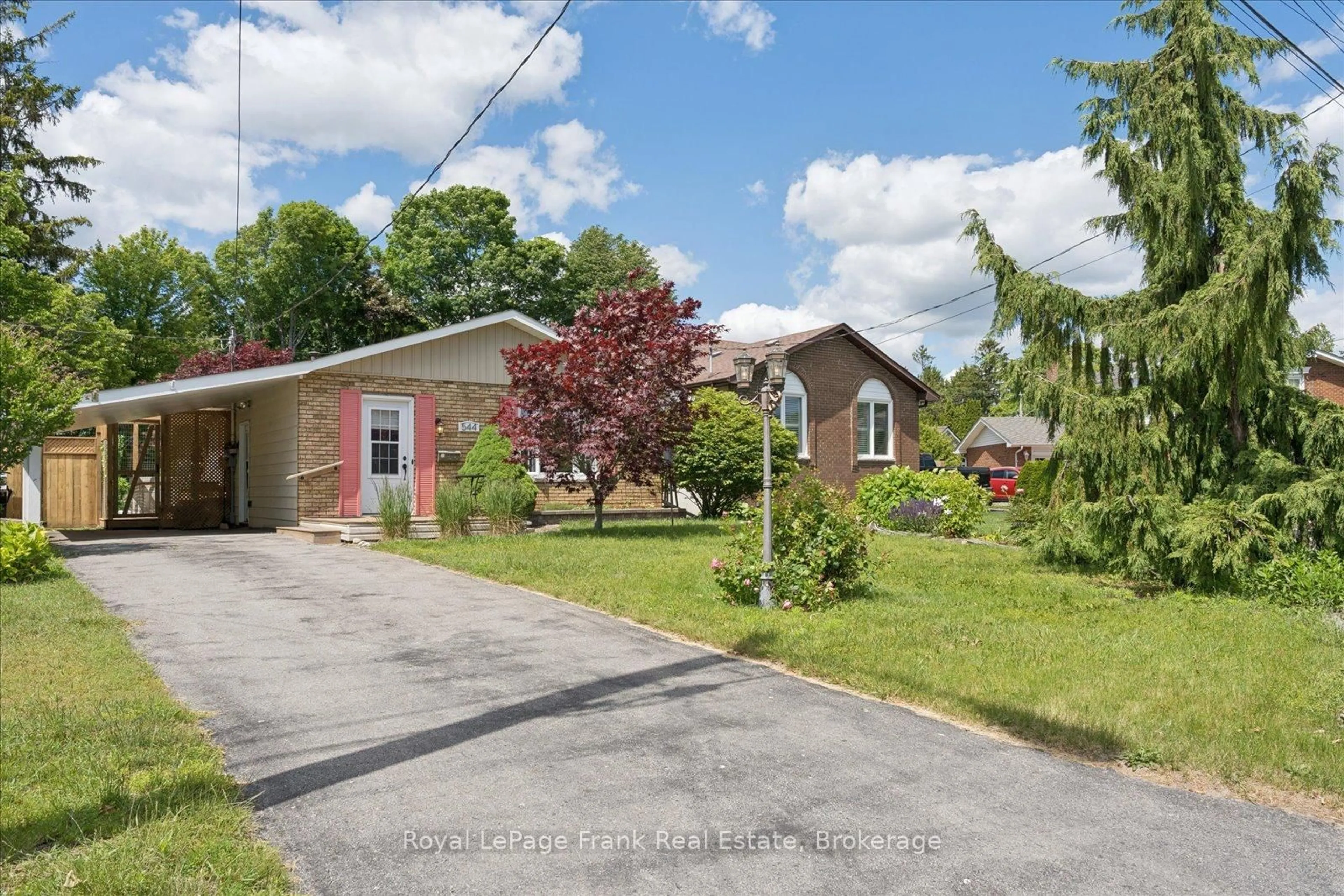 A pic from outside/outdoor area/front of a property/back of a property/a pic from drone, street for 544 Maher Cres, Cobourg Ontario K9A 4S7