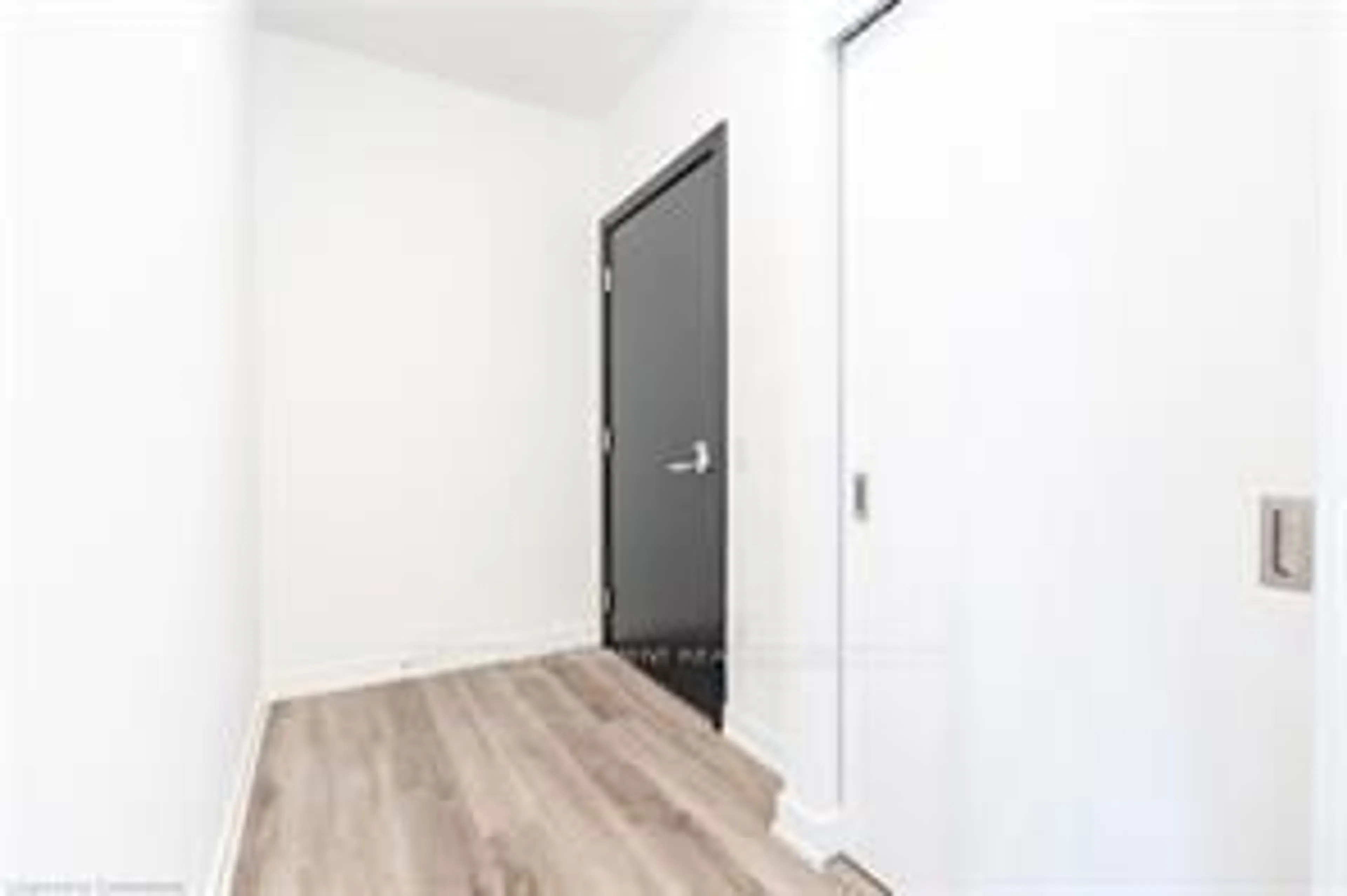 Indoor entryway for 15 Wellington St #1102, Kitchener Ontario N2G 0E4