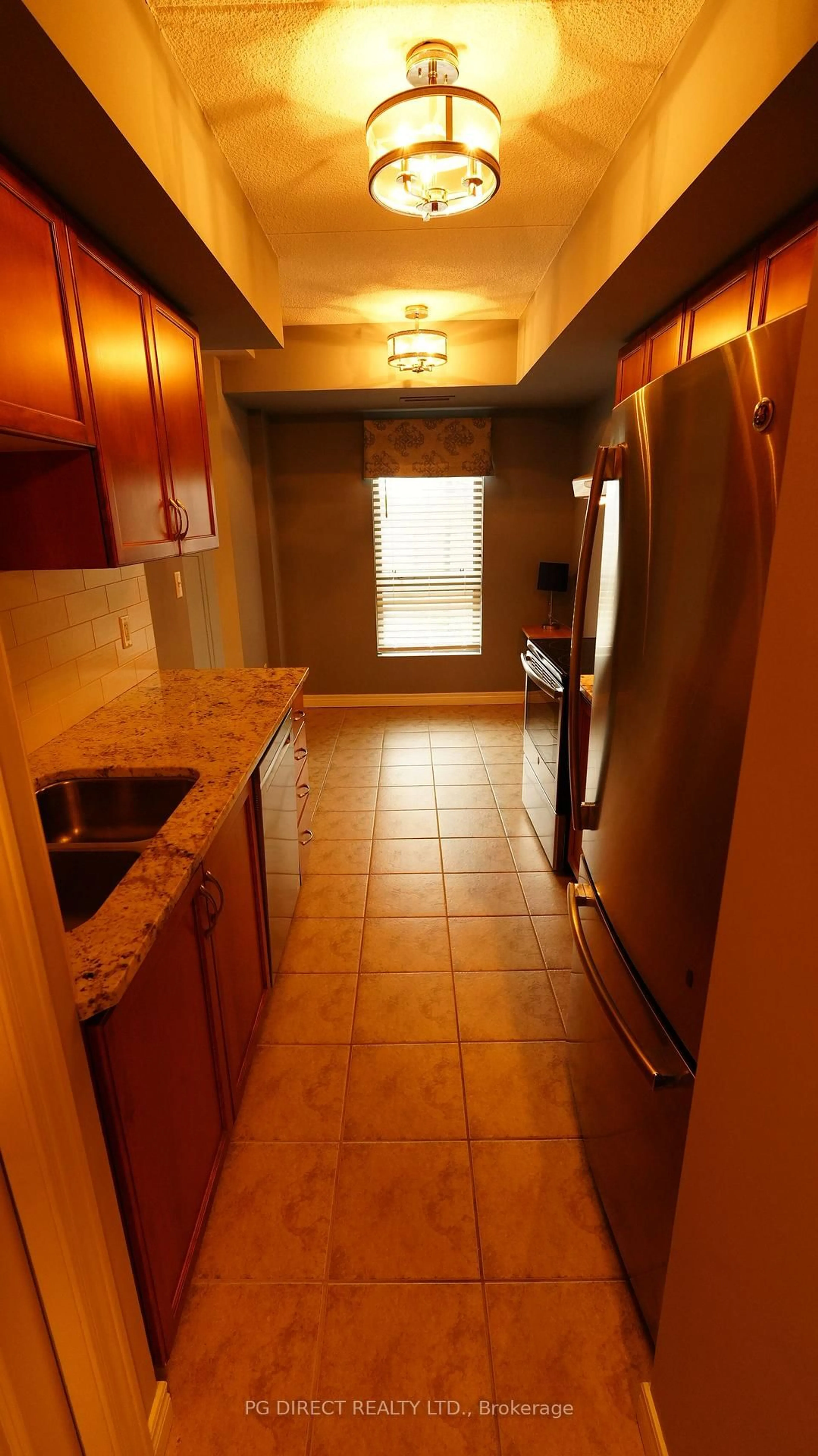 Standard kitchen, ceramic/tile floor for 56 Kerman Ave #105, Grimsby Ontario L3M 0A1