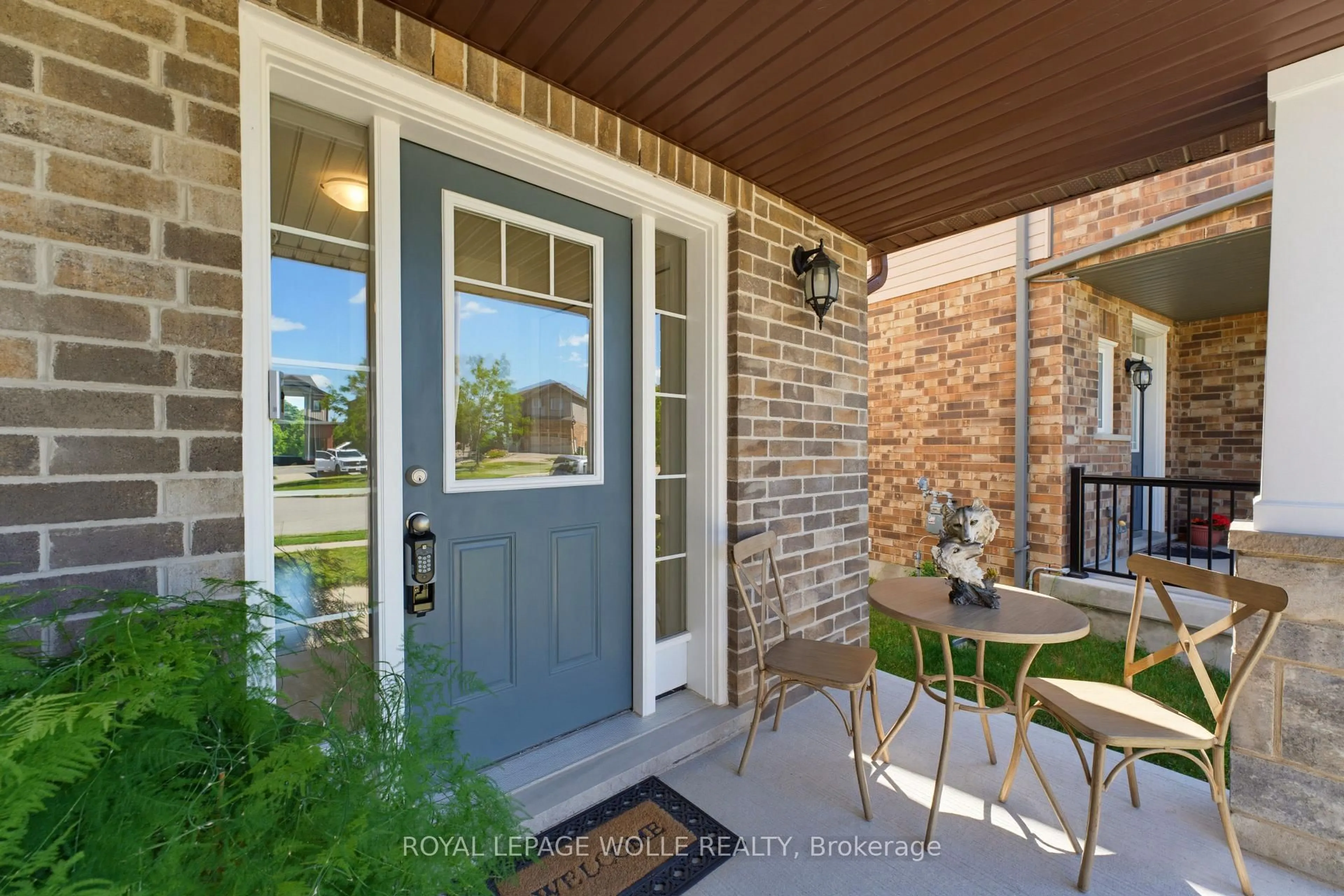 Home with brick exterior material, street for 47 Newcastle Crt, Kitchener Ontario N2R 0G7
